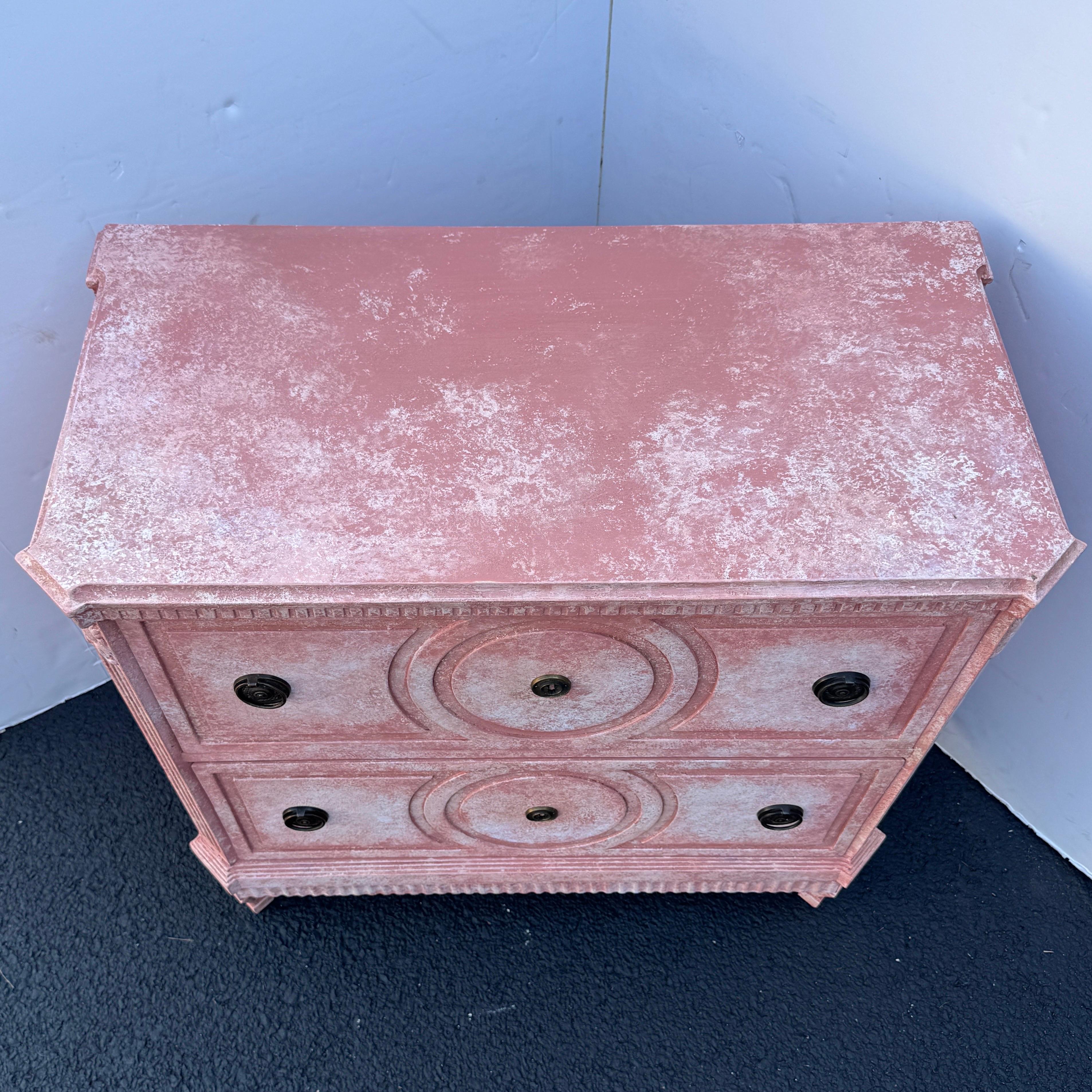 Cómoda Pintada de Rosa Estilo Gustaviano Sueco en Bueno estado para la venta en Haddonfield, NJ