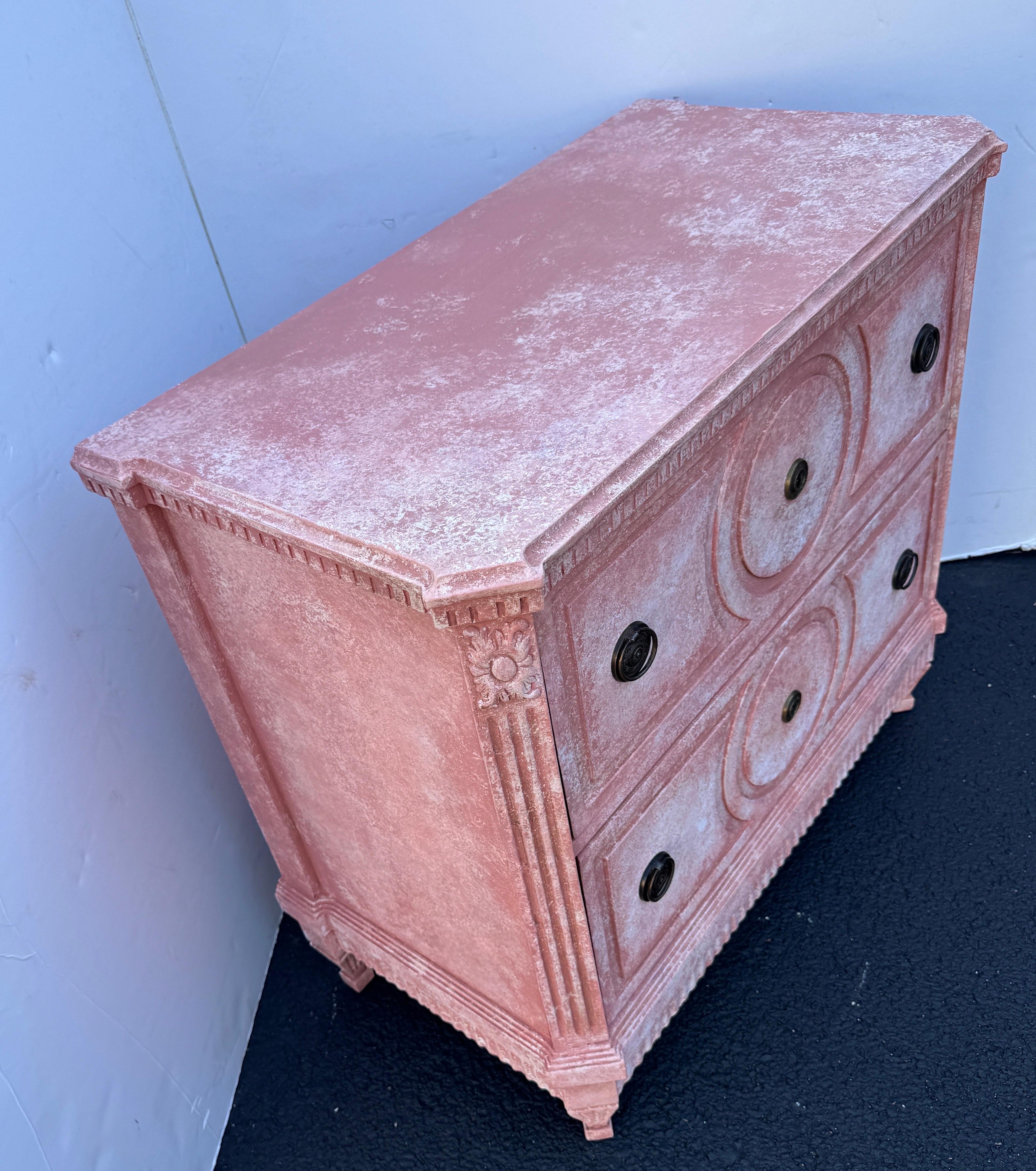 Cómoda Pintada de Rosa Estilo Gustaviano Sueco Madera en venta