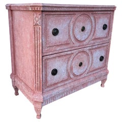 Commode suédoise de style gustavien peinte en rose