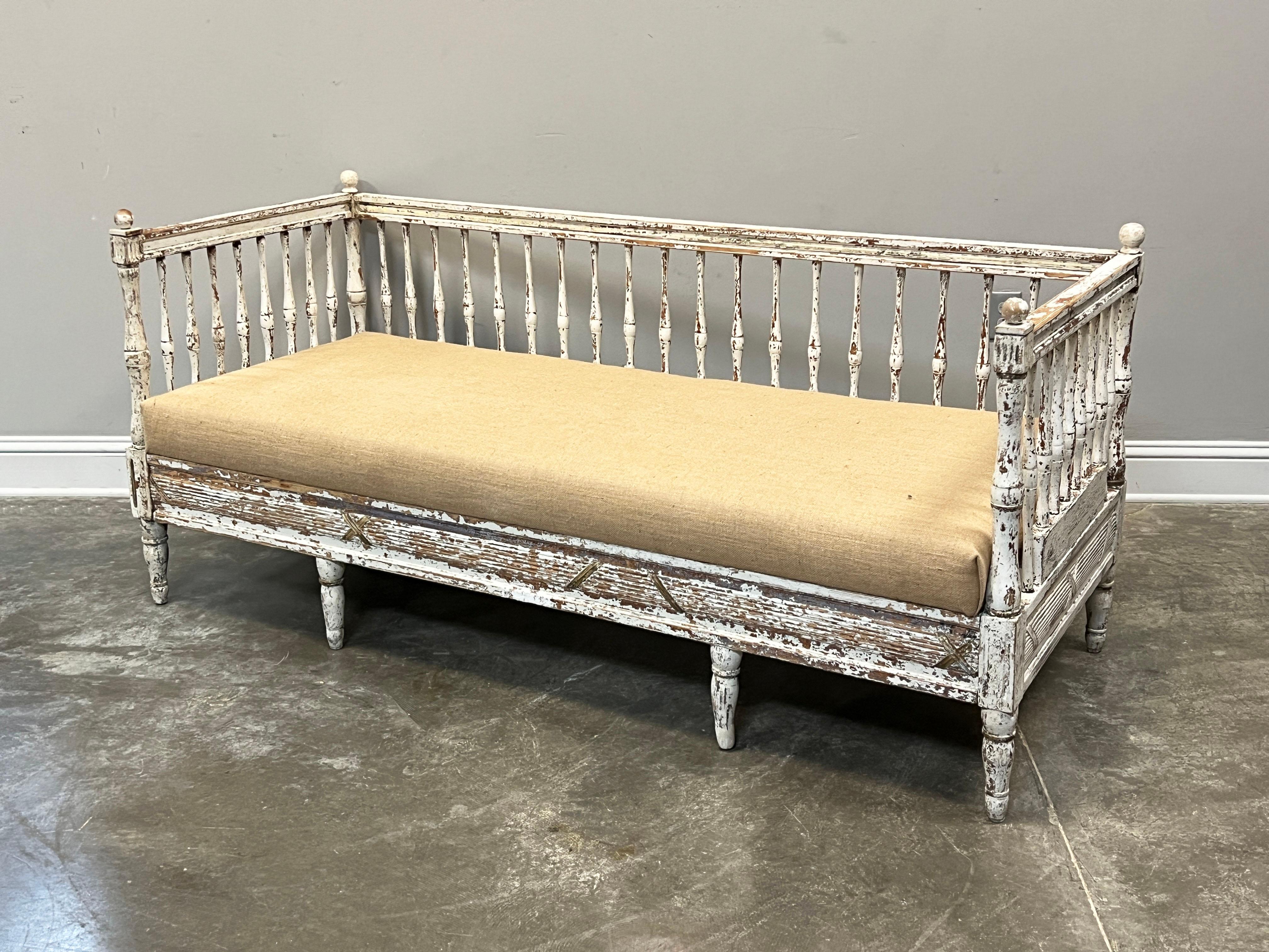 19th Century Swedish Gustavian Style Settee with Spindle Back For Sale