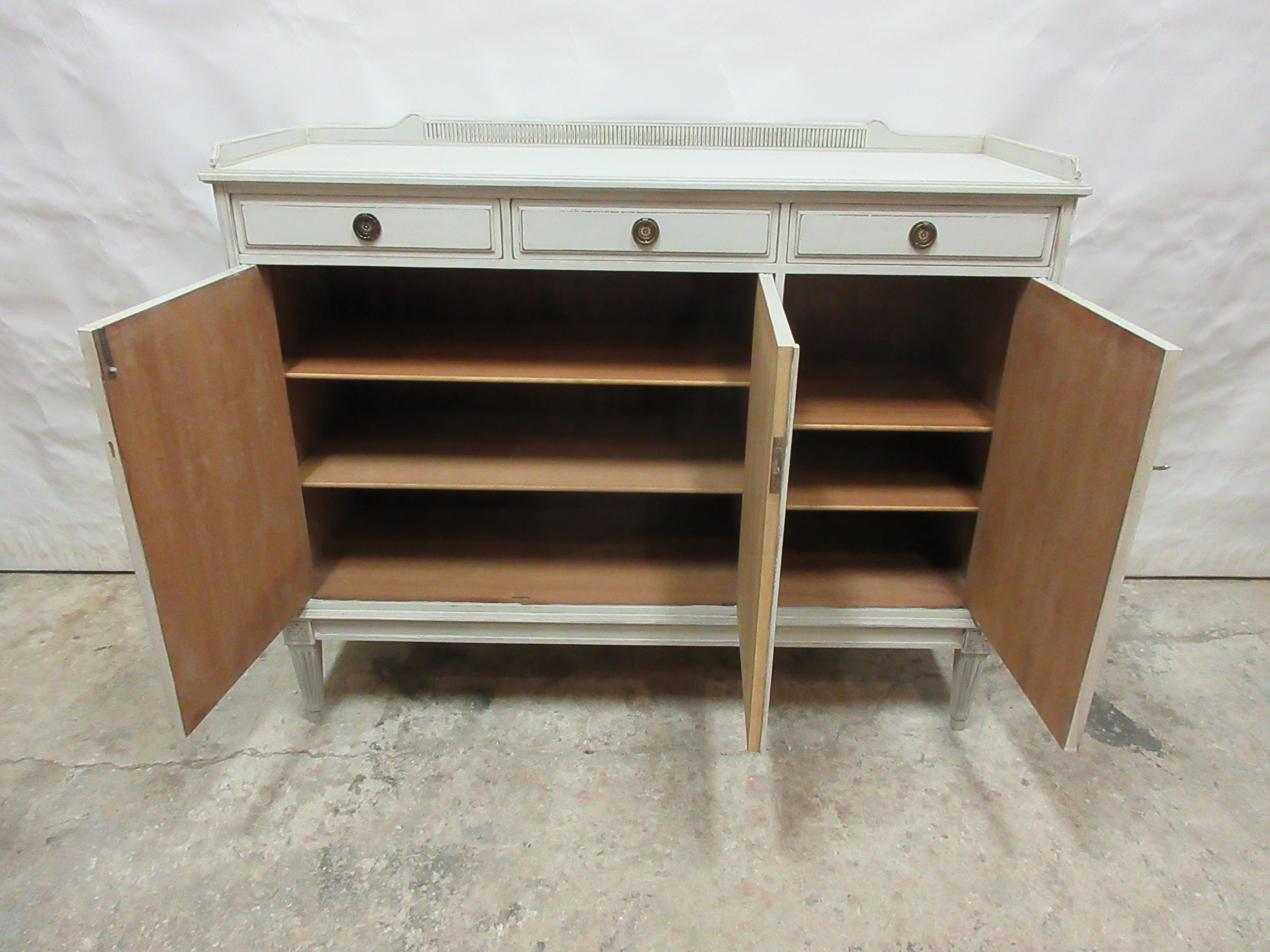 Swedish Gustavian Style Sideboard  In Good Condition In Hollywood, FL