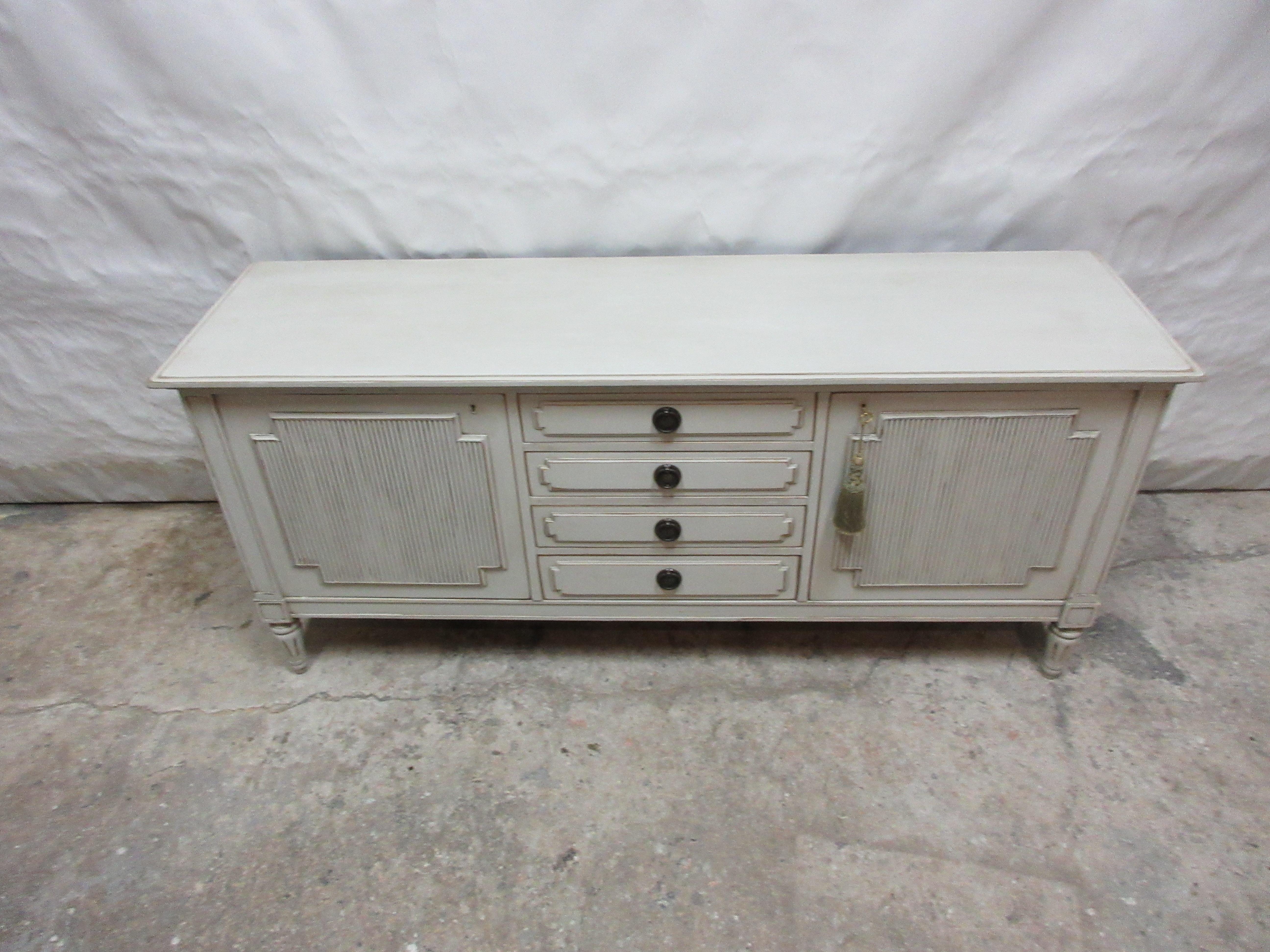 Swedish Gustavian Style Sideboard  In Good Condition For Sale In Hollywood, FL