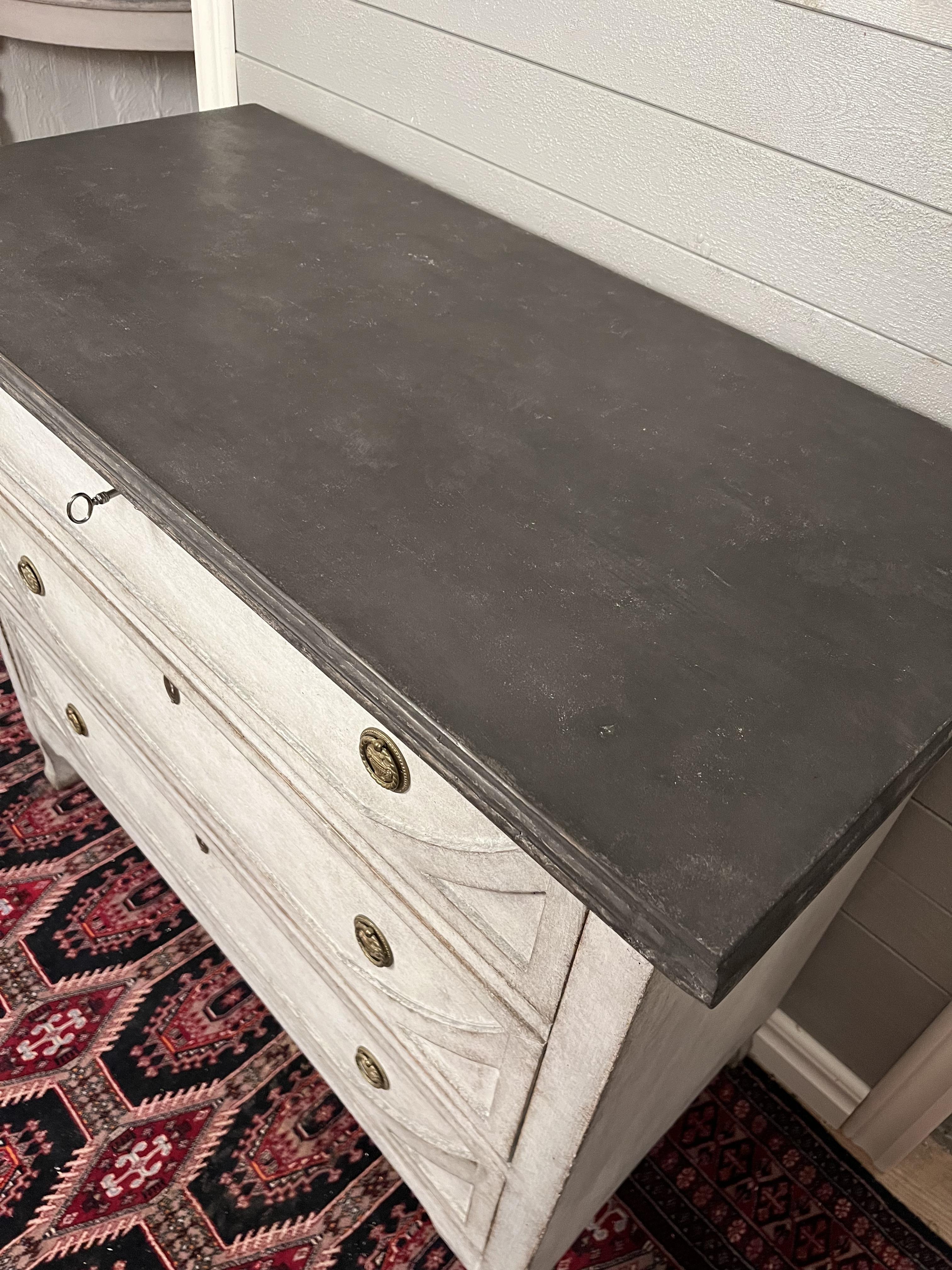 Hand-Painted Swedish Gustavian style three-drawer chest from circa 1900 For Sale