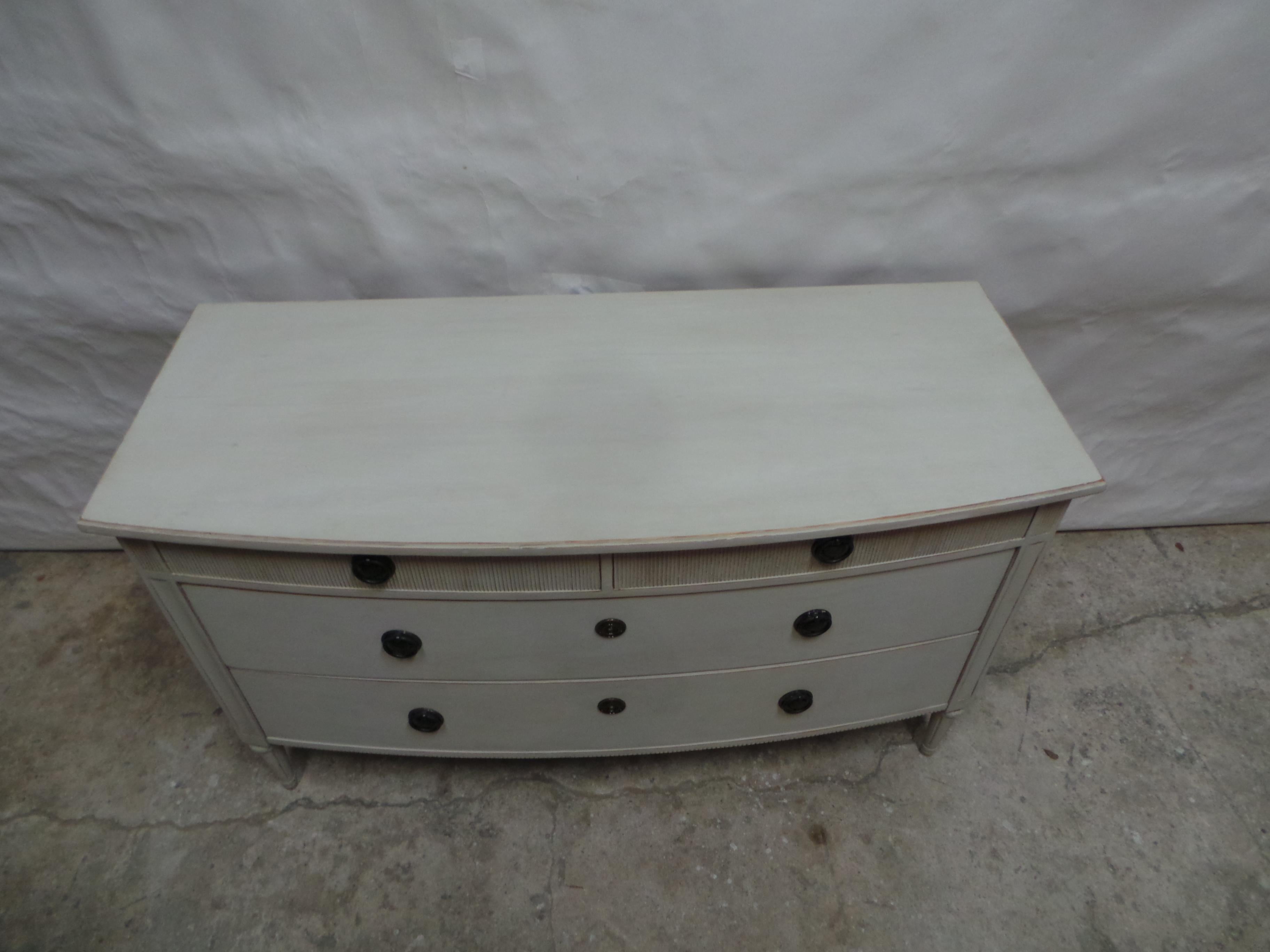 Swedish Gustavian Style Unique 4 Drawer Chest f Drawers In Good Condition For Sale In Hollywood, FL