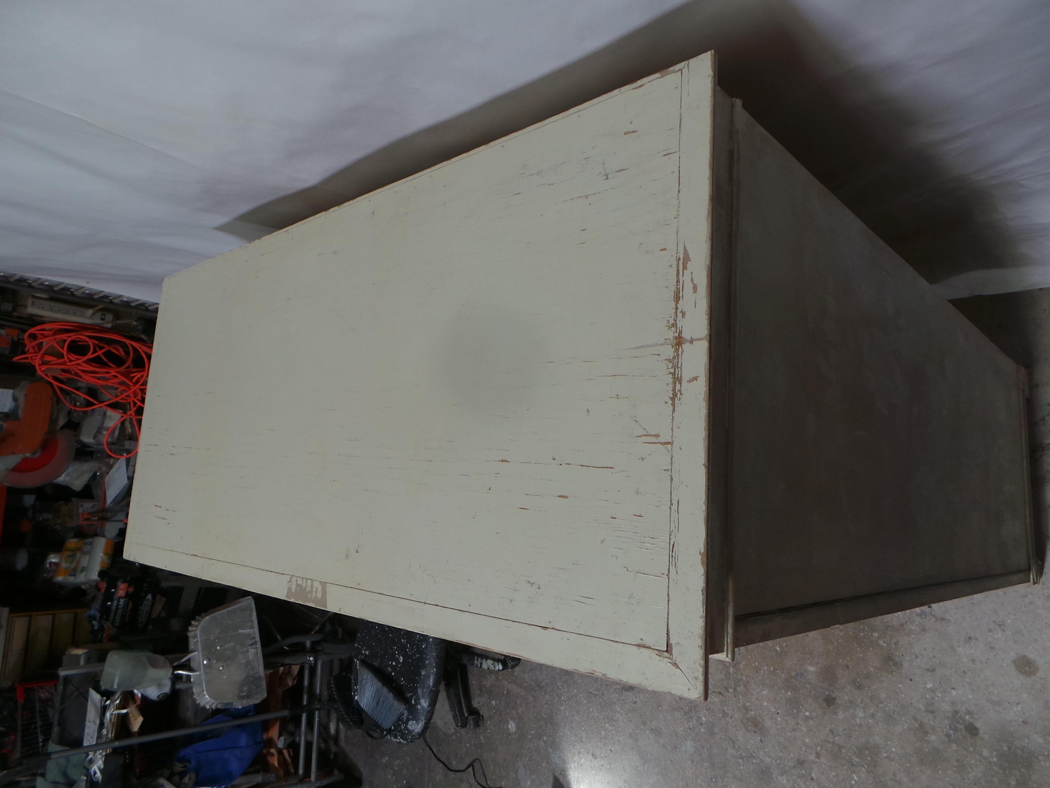 Schwedischer Kleiderschrank im Gustavianischen Stil, 100% Originalfarbe im Angebot 5