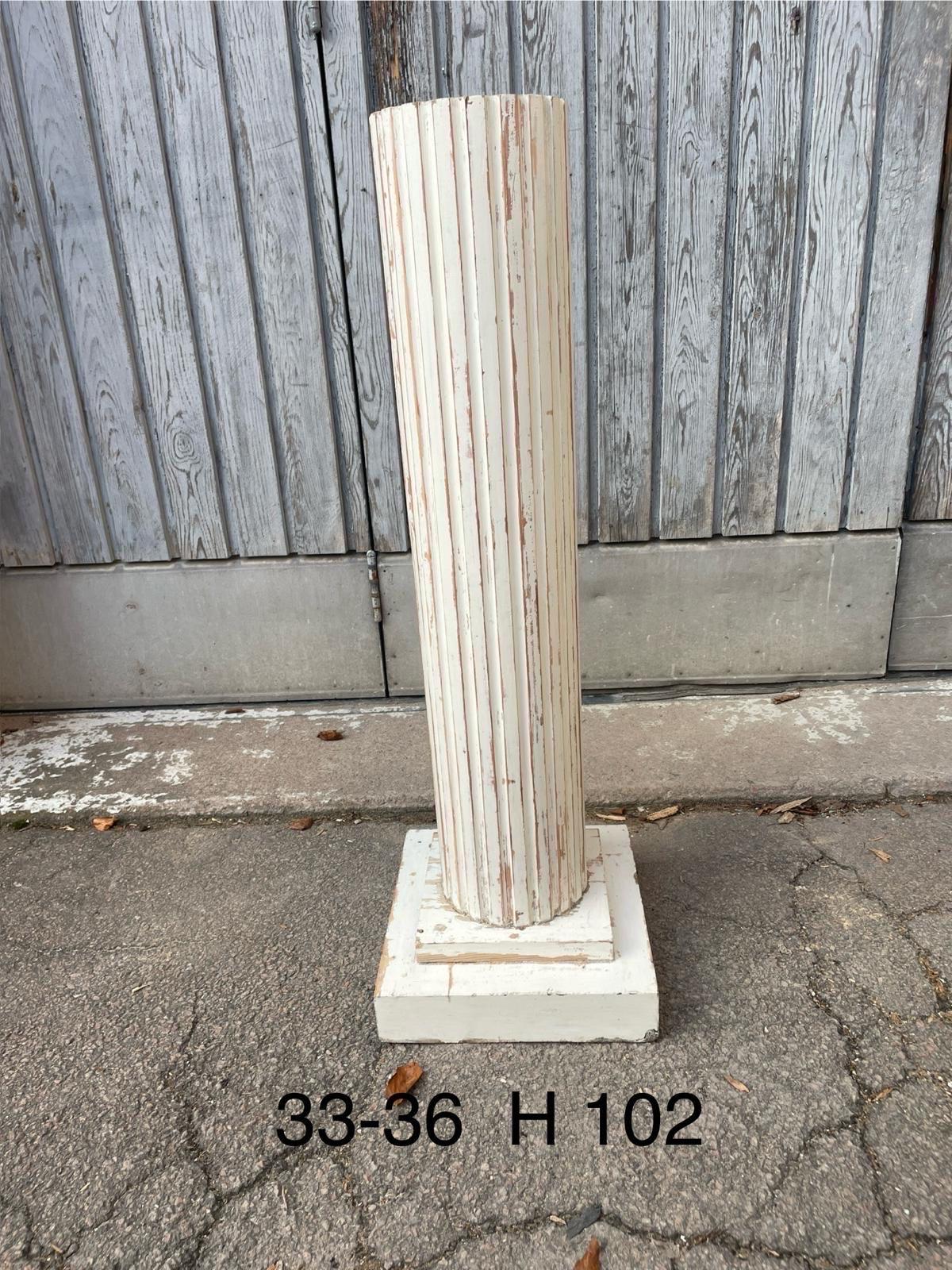 Colonna svedese gustaviana alta dipinta in Wood In condizioni buone in vendita a Haddonfield, NJ