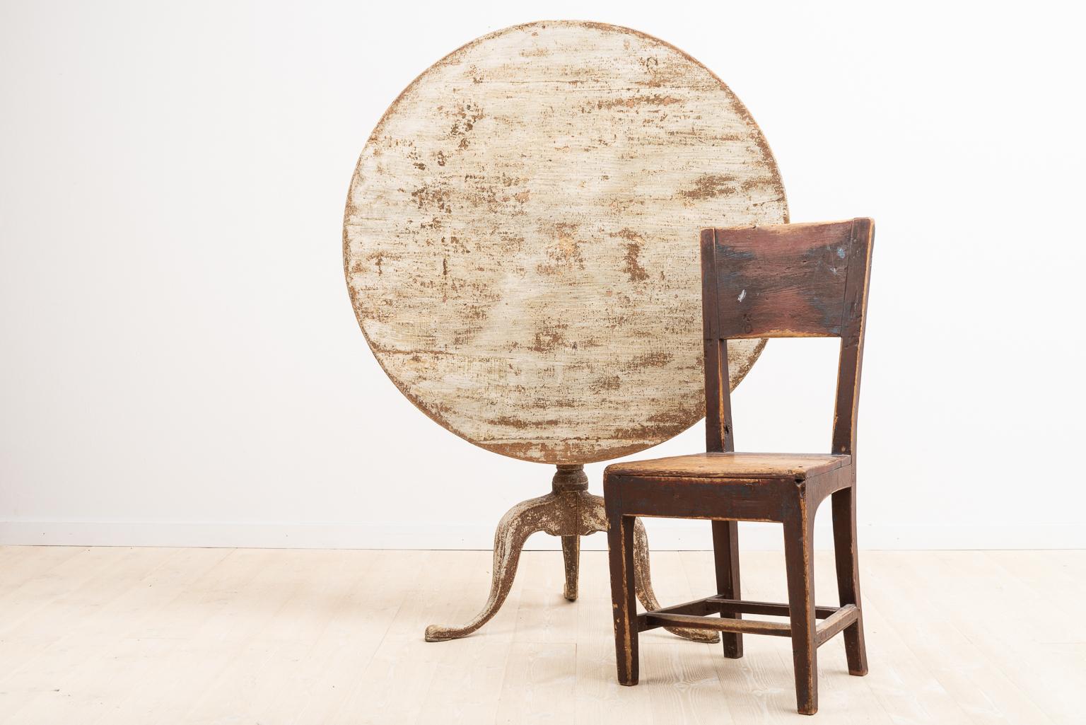 Hand-Painted Swedish Gustavian Tilt-Top Table from the 1780s
