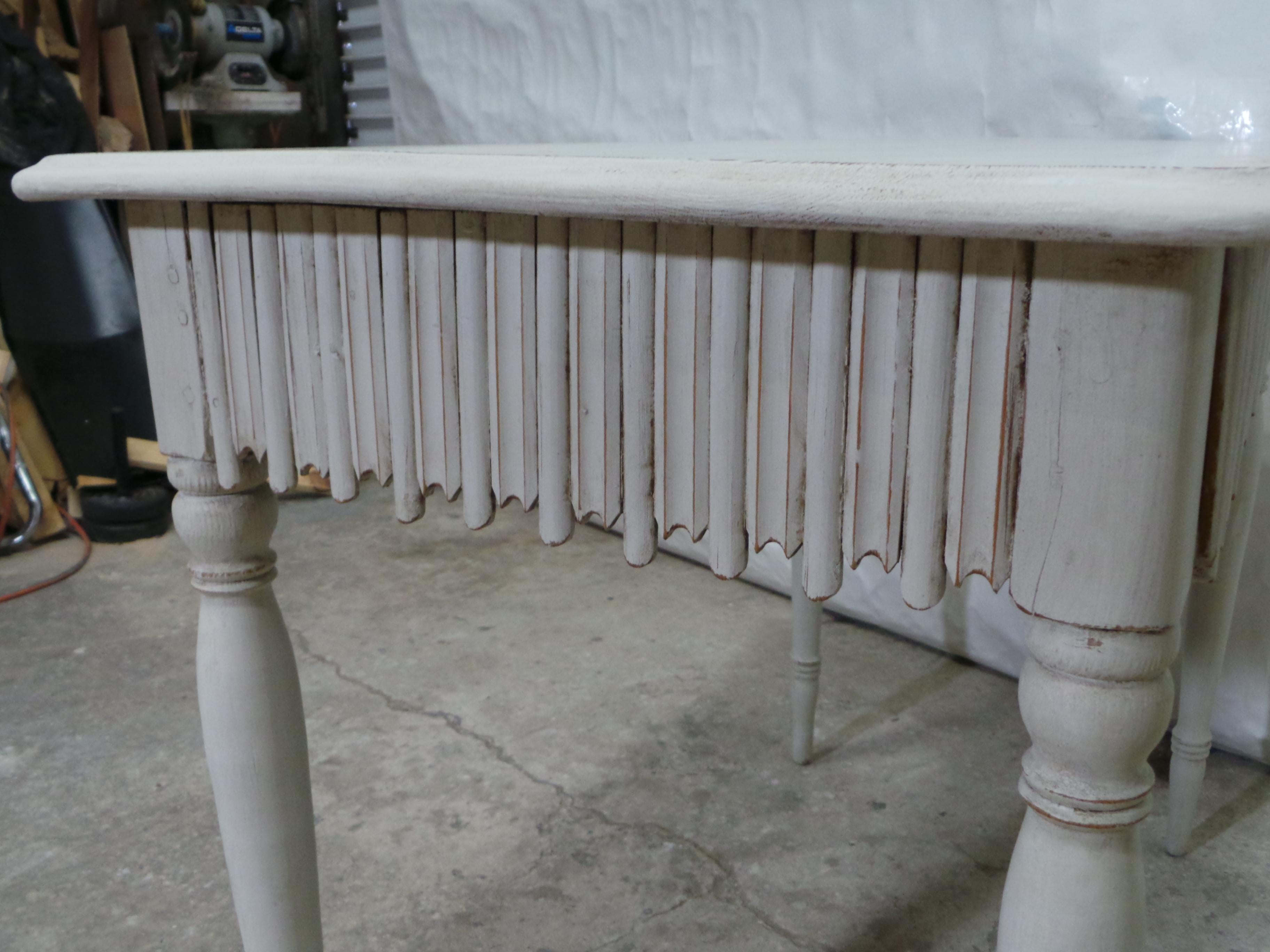 Schwedischer Gustavianischer Schreibtisch mit Wellenschliff 9