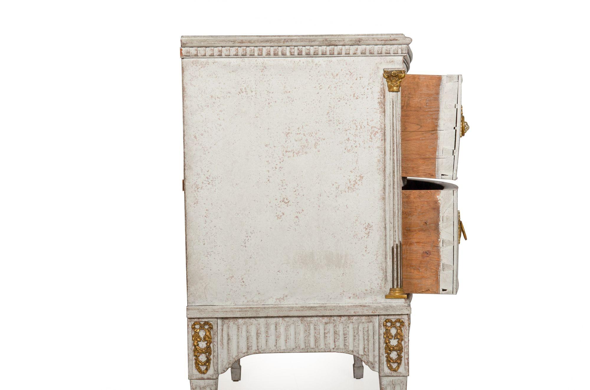 Swedish Gustavian White Painted Chest of Drawers For Sale 8