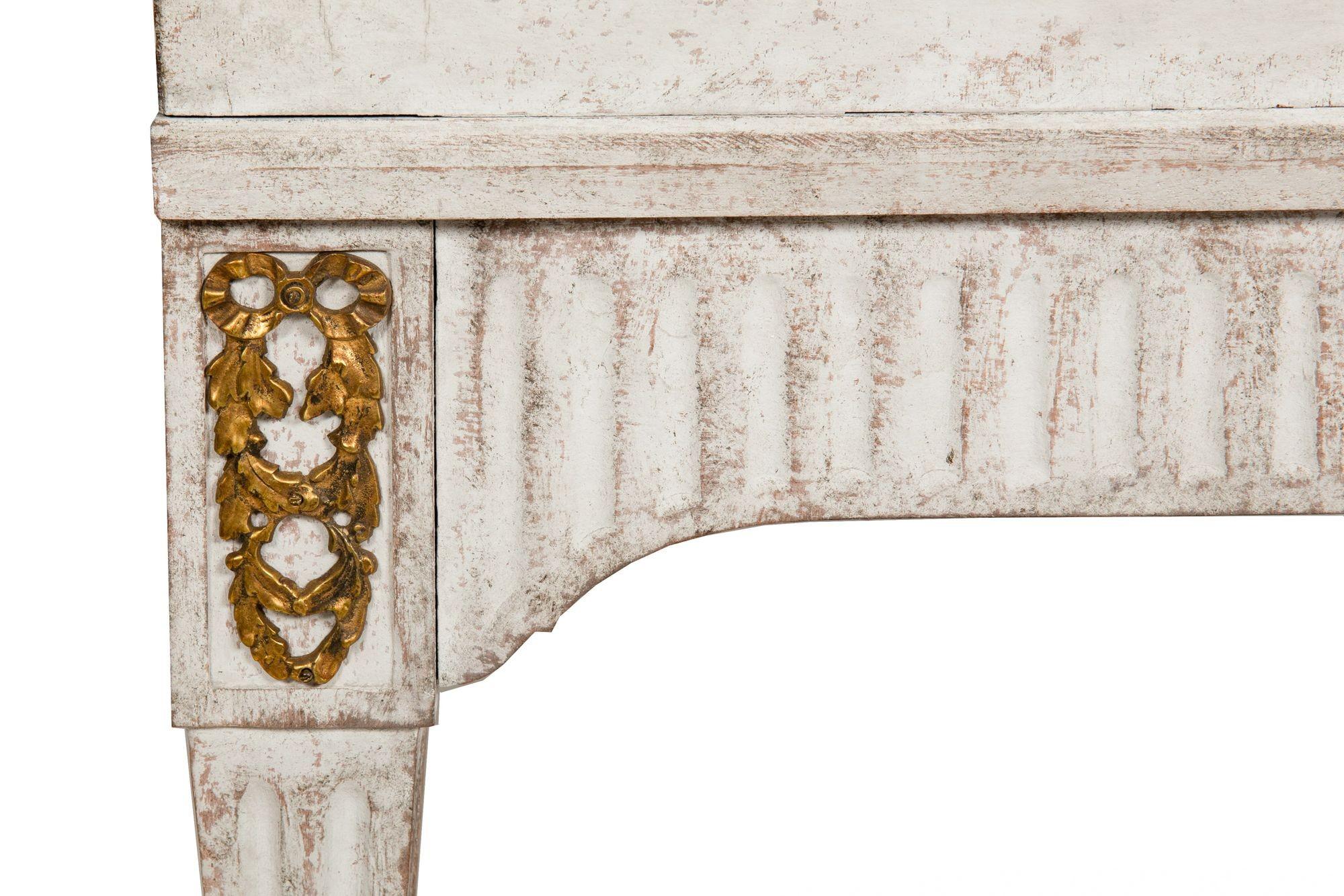 Swedish Gustavian White Painted Chest of Drawers For Sale 13