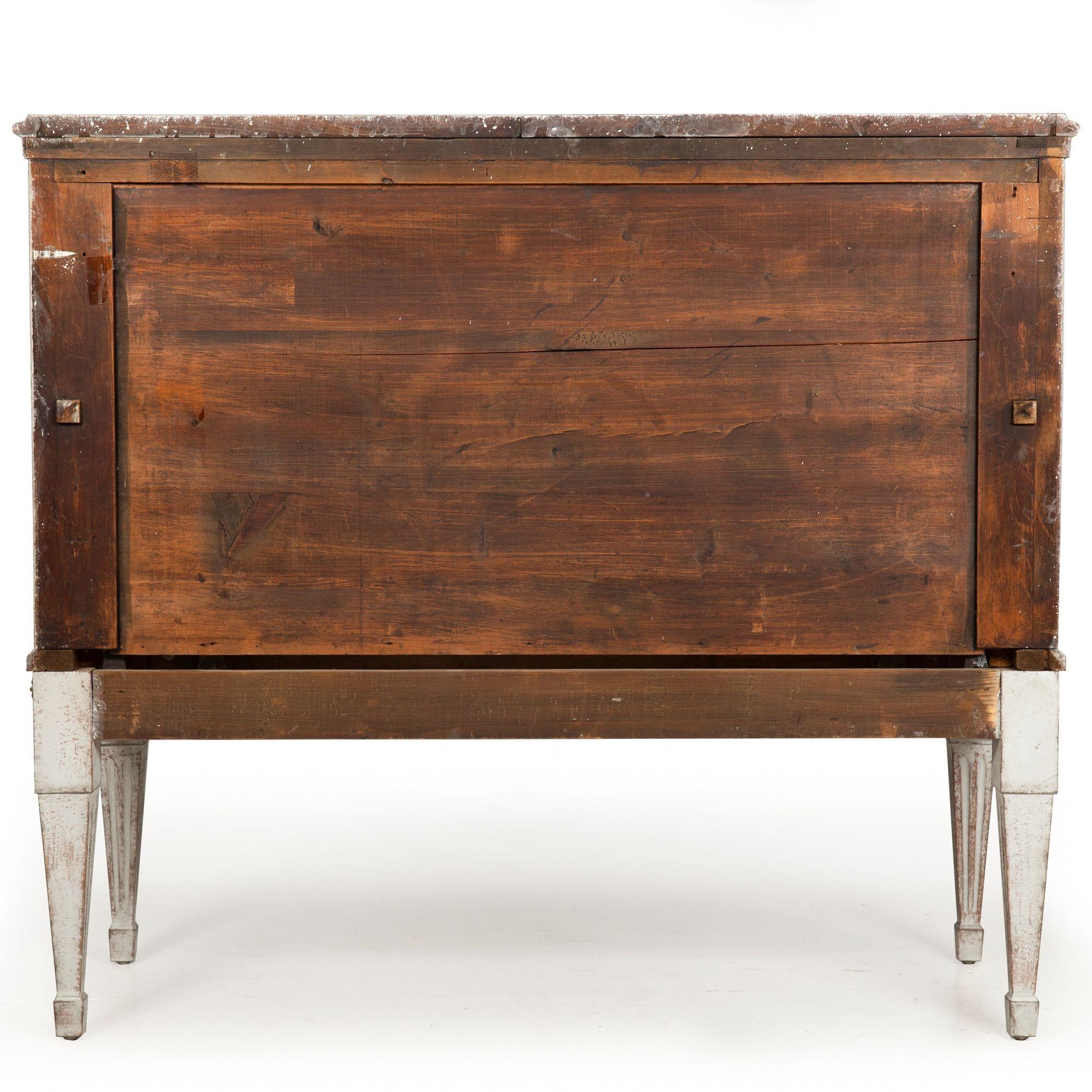 Swedish Gustavian White Painted Chest of Drawers In Good Condition For Sale In Shippensburg, PA