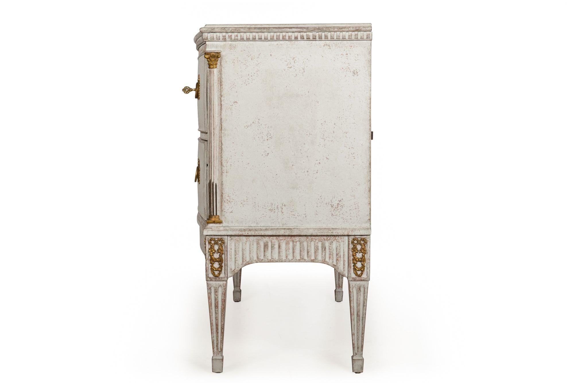 20th Century Swedish Gustavian White Painted Chest of Drawers For Sale