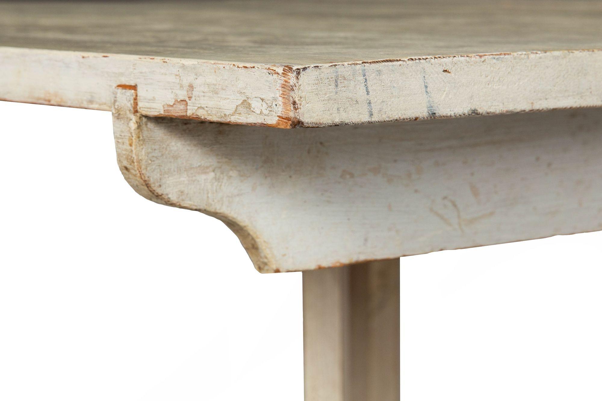 Mesa de Comedor Antigua Gustaviana Sueca Pintada de Blanco con Hojas Caídas en venta 4