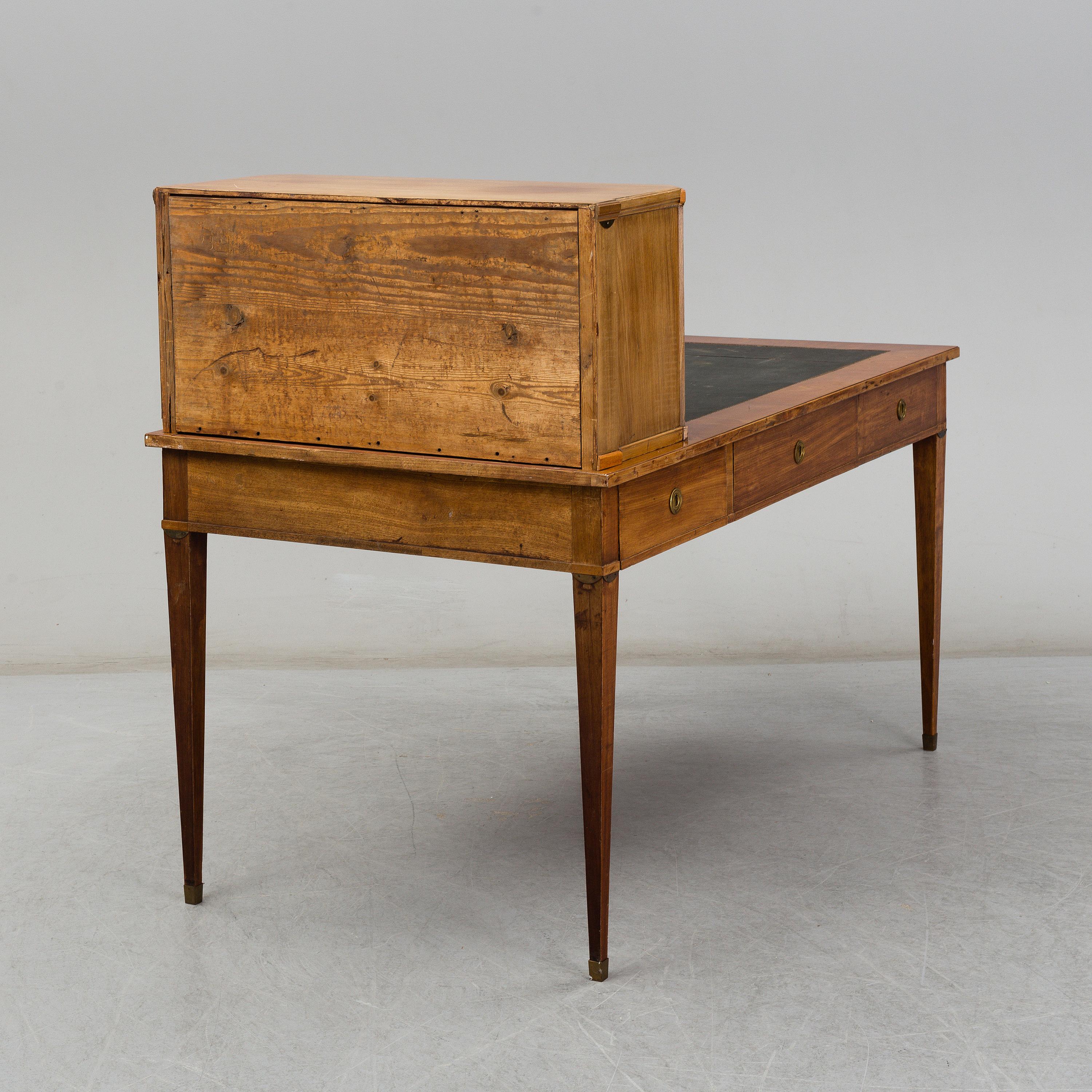 Swedish Gustavian Writing Desk, Late 18th Century, Late 1700s For Sale 2