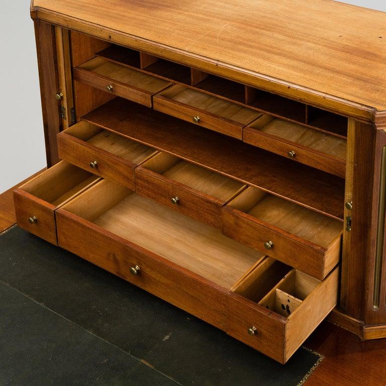 Swedish Gustavian Writing Desk, Late 18th Century, Late 1700s In Good Condition For Sale In New York, NY