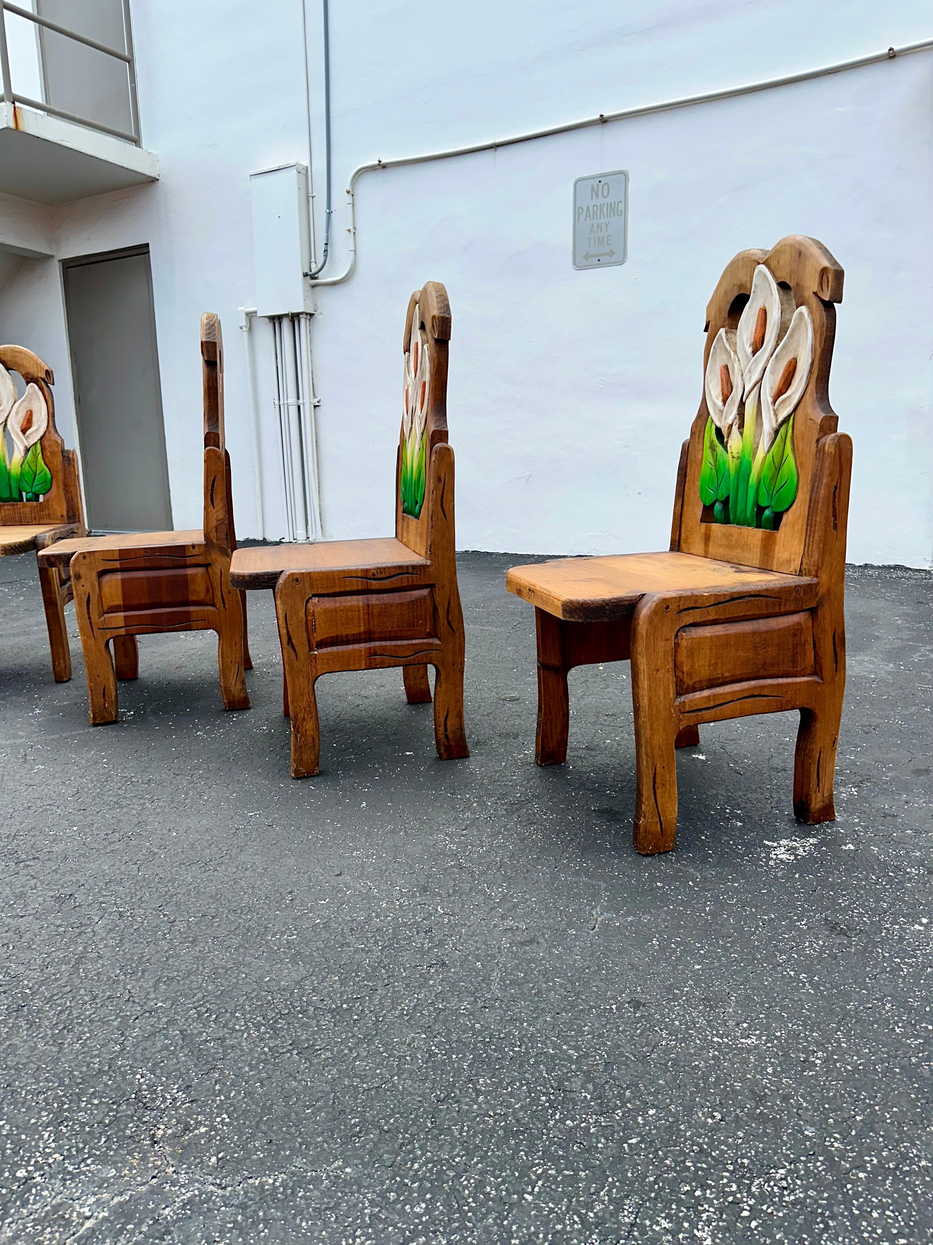 Chaises de table de salle à manger en bois de chêne sculpté et peint en forme de tulipe, lot de 7 en vente 10