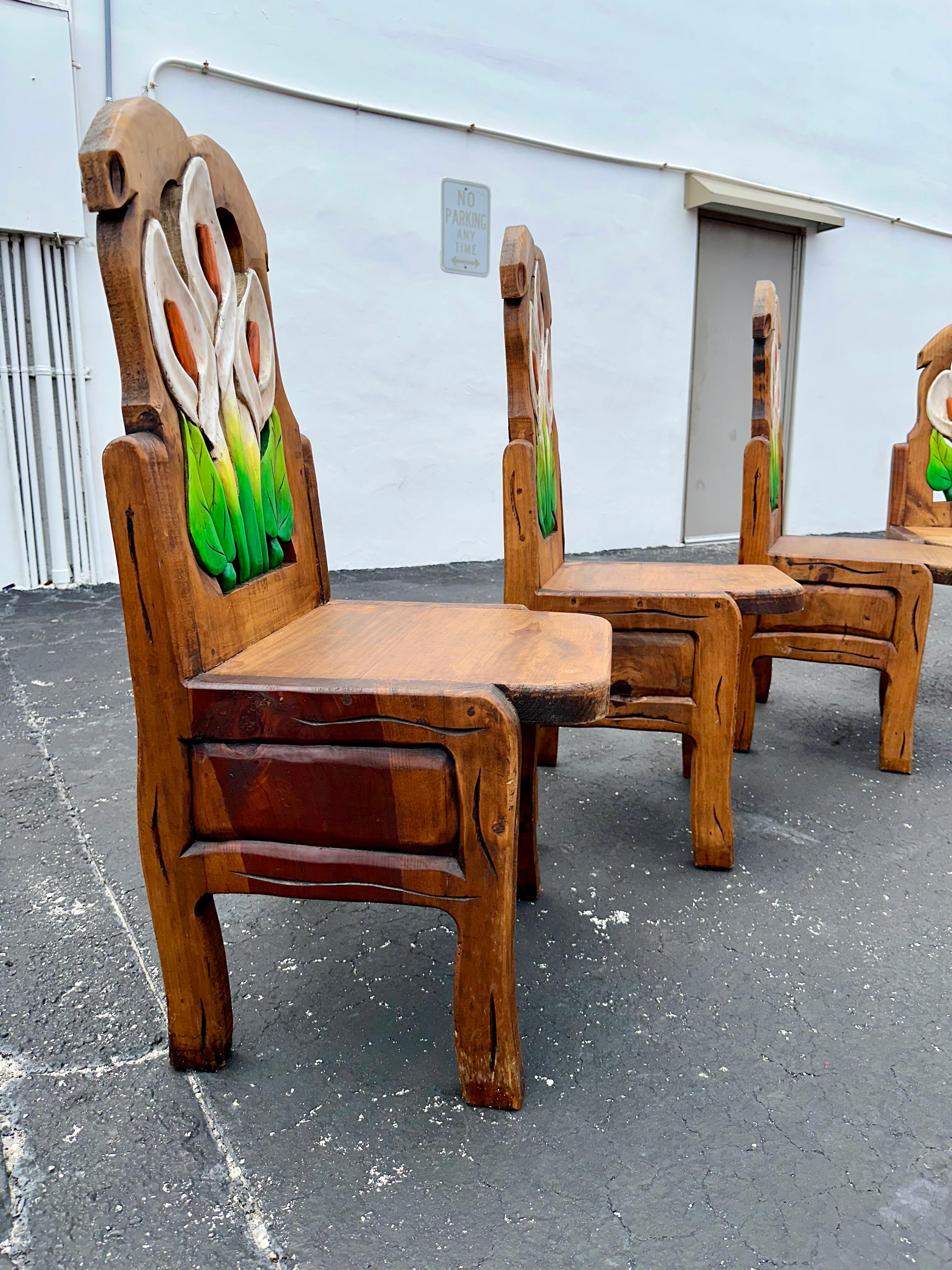 Chaises de table de salle à manger en bois de chêne sculpté et peint en forme de tulipe, lot de 7 en vente 11