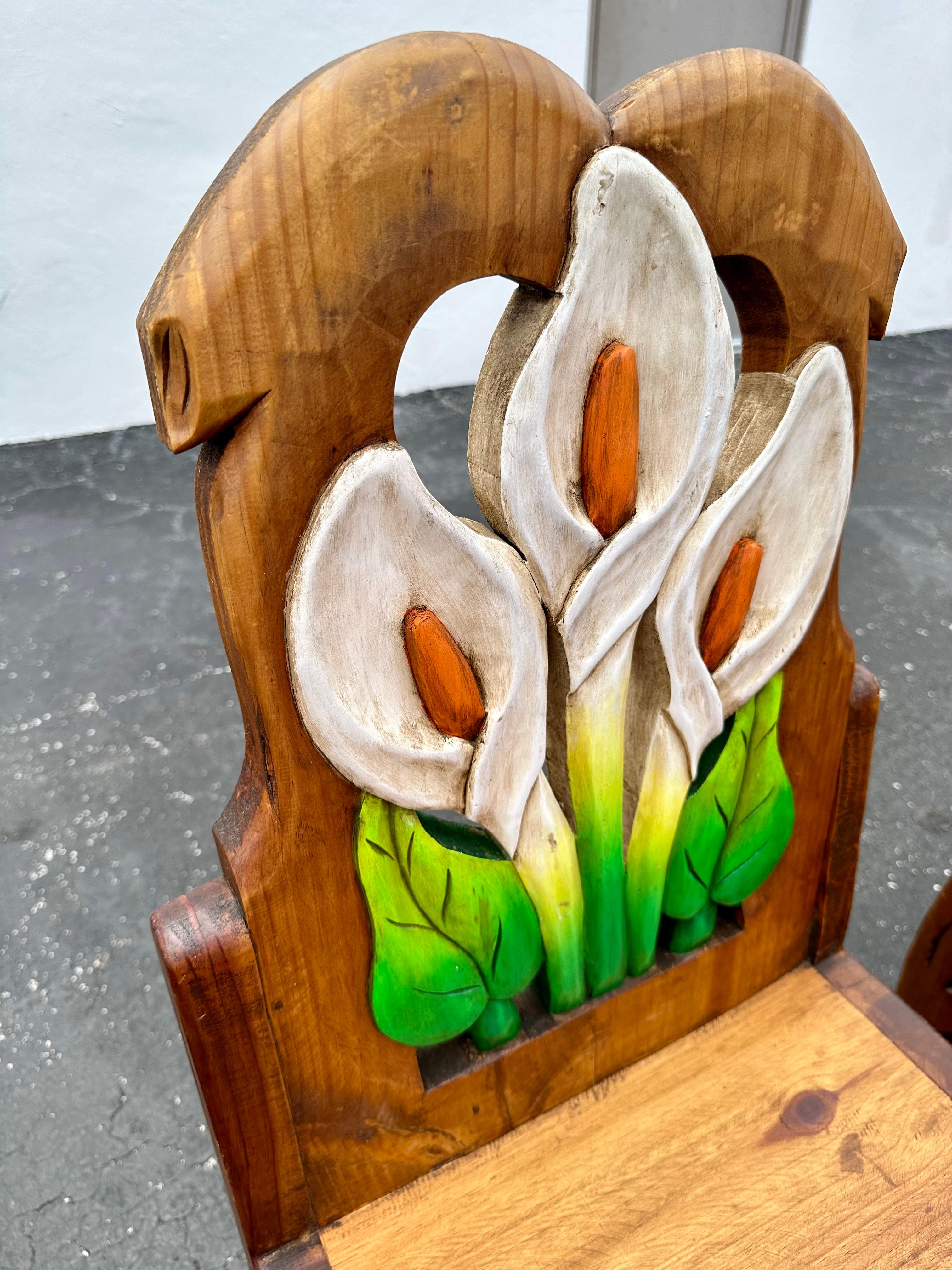 Chaises de table de salle à manger en bois de chêne sculpté et peint en forme de tulipe, lot de 7 en vente 13