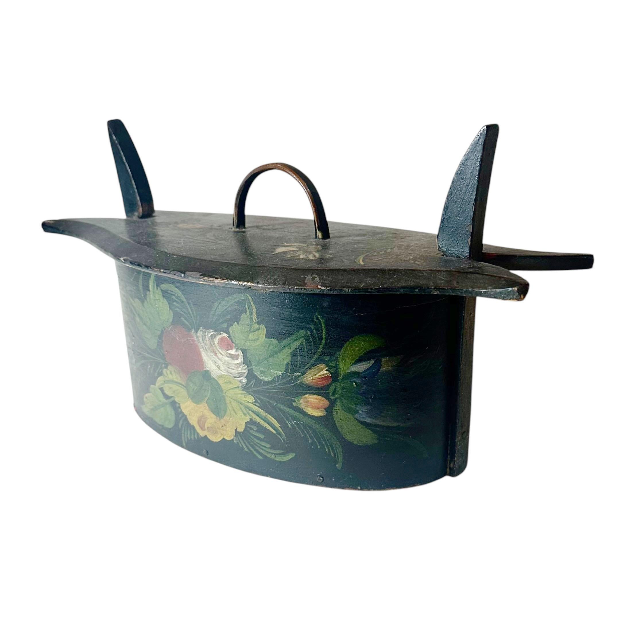 Swedish Hand Painted Bentwood Box In Good Condition For Sale In Tampa, FL
