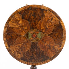 Table tripode suédoise à plateau inclinable peinte à la main