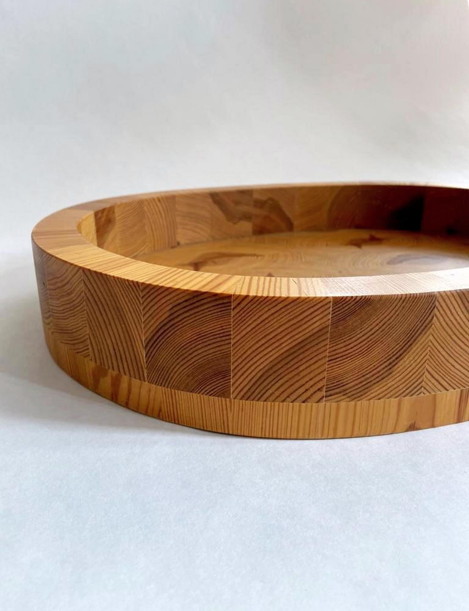 Swedish Handmade Pine Bowl, Kinfolk Style, circa 1970 For Sale 4