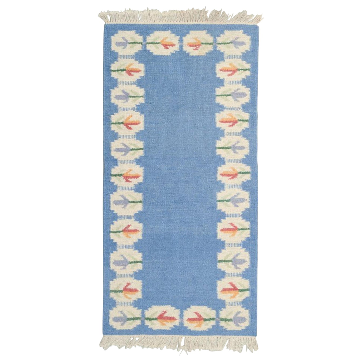 Swedish handwoven carpet in pure wool. Rölakan technique. Mid-20th C.