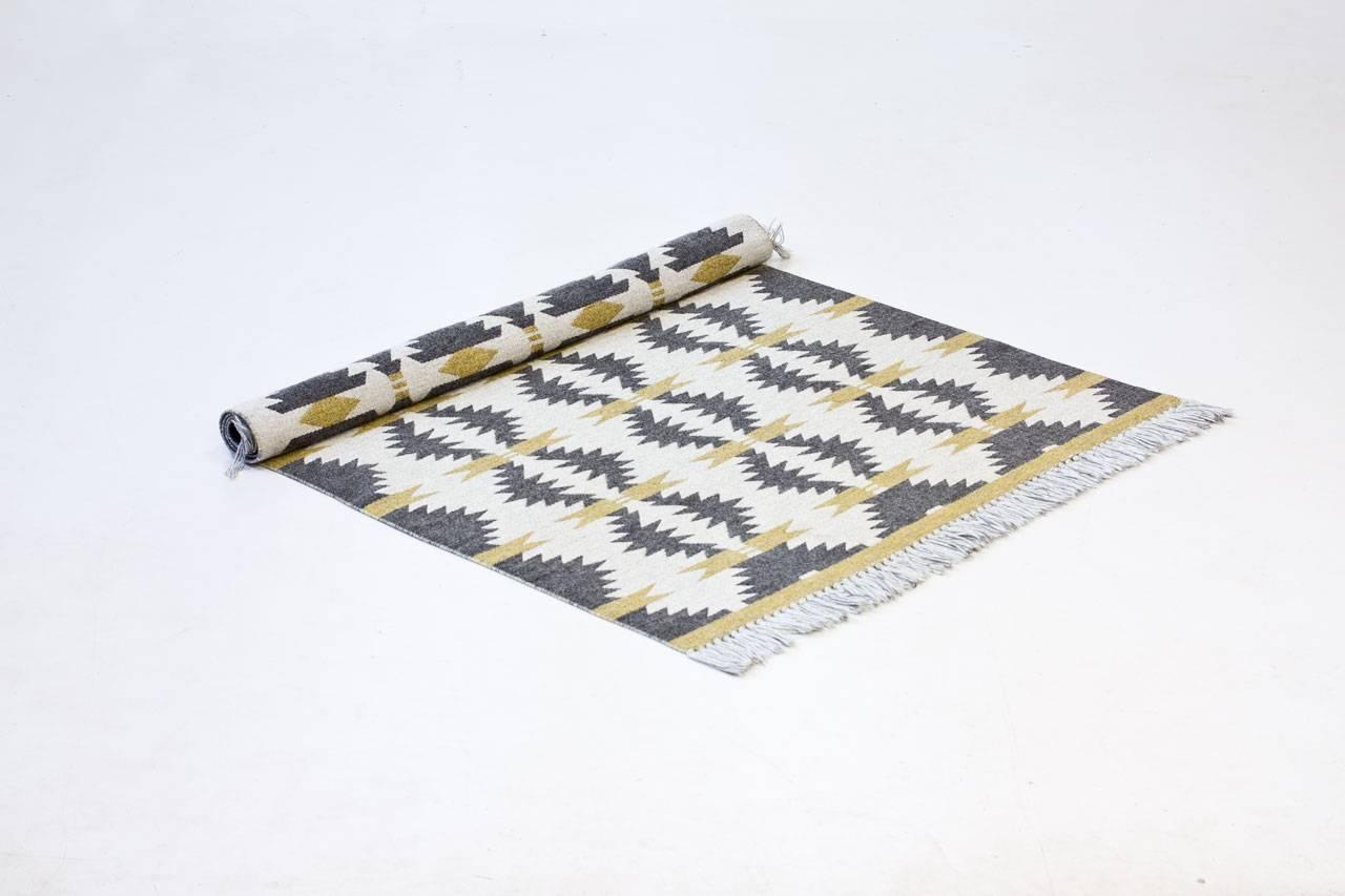 Swedish Handwoven Wool Carpet Rölakan Double Weave In Excellent Condition In Stockholm, SE