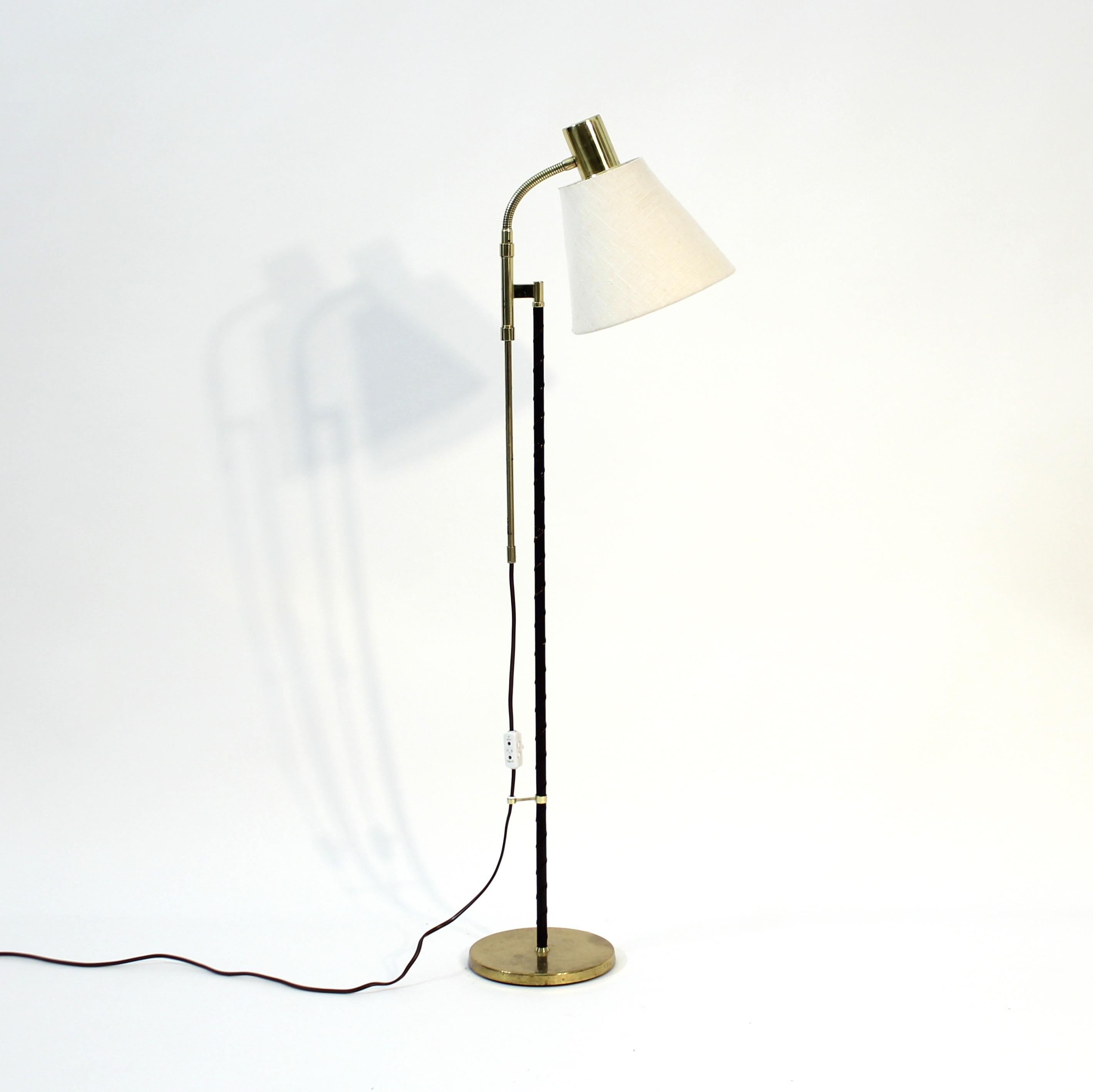 20th Century Swedish height adjustable floor lamp by MAE (Möller Armatur Eskilstuna), 1960s For Sale