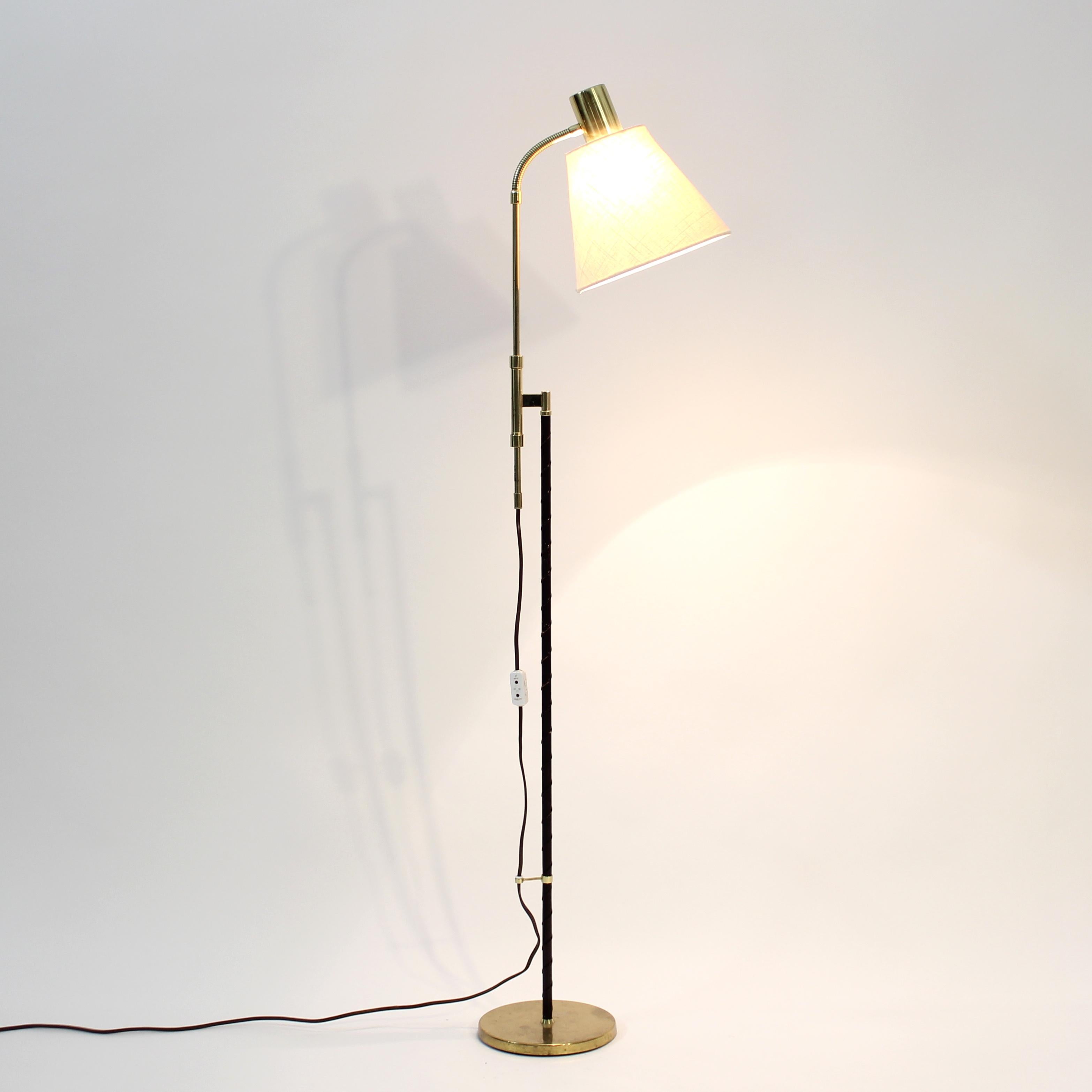Brass Swedish height adjustable floor lamp by MAE (Möller Armatur Eskilstuna), 1960s For Sale