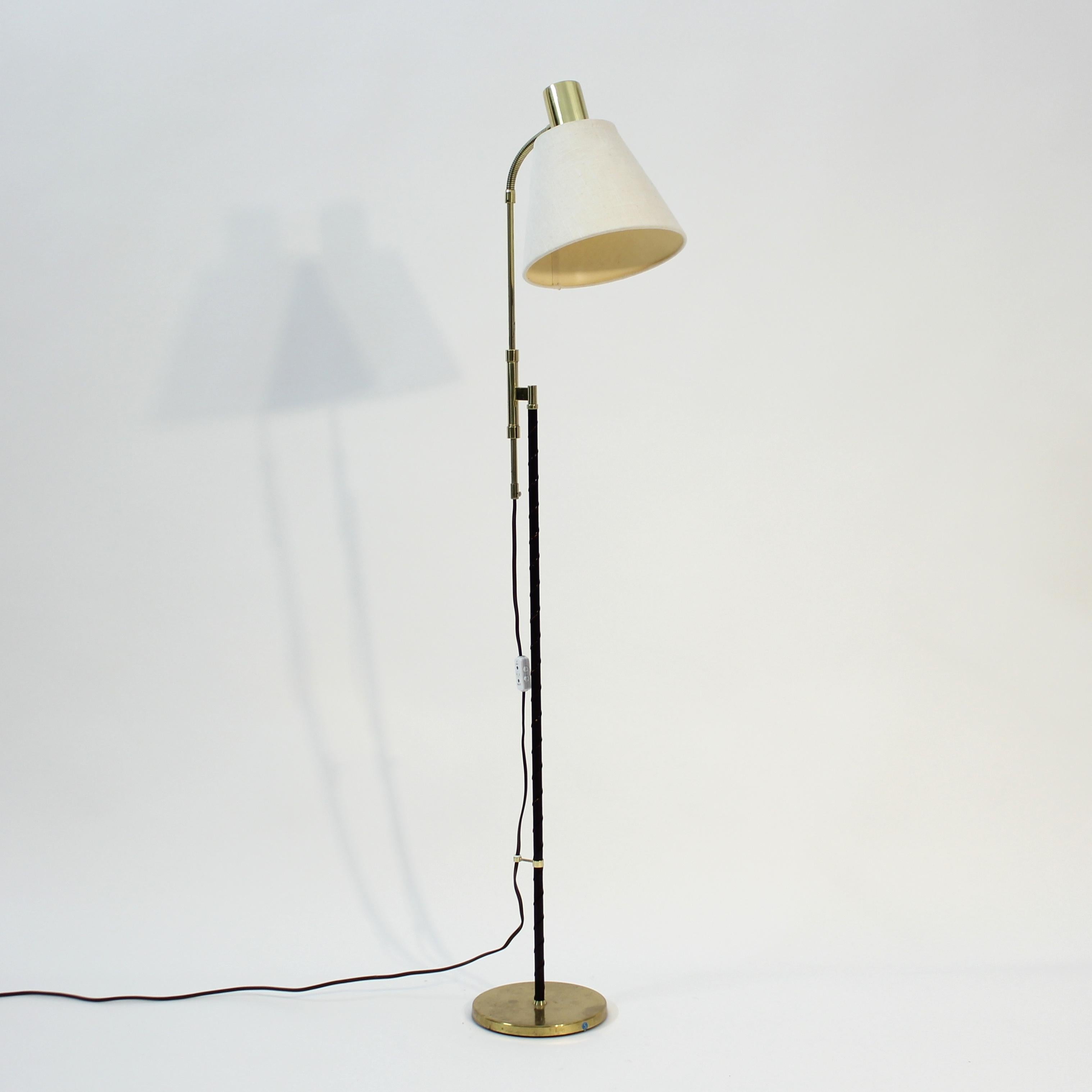 Swedish height adjustable floor lamp by MAE (Möller Armatur Eskilstuna), 1960s For Sale 2