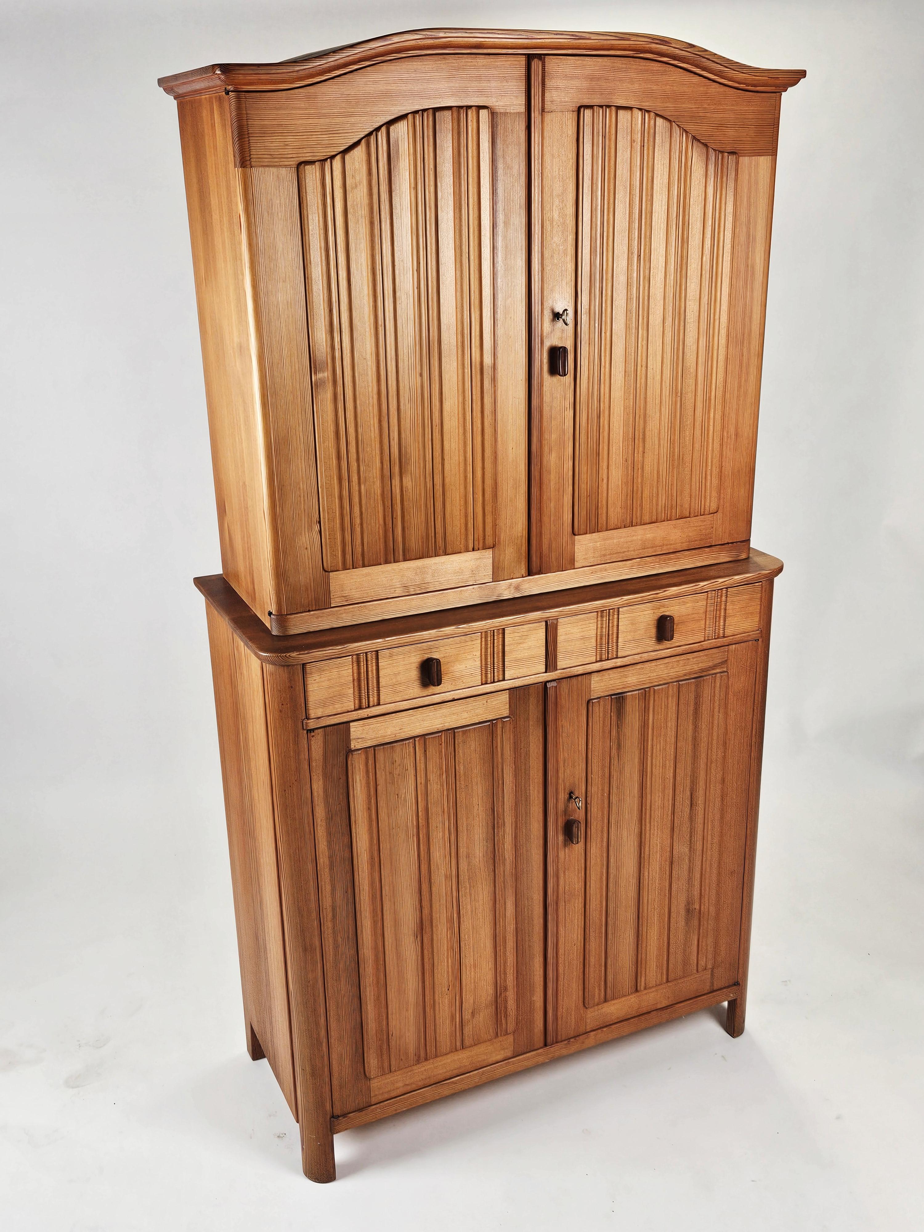 Scandinavian Modern Swedish high pine cabinet 'Carolus' by Carl Malmsten, 1950s For Sale