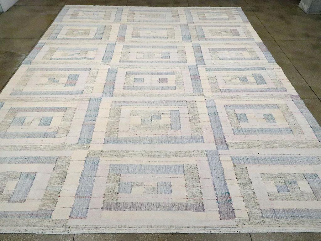 Swedish Inspired Contemporary Handmade Turkish Flat-Weave Kilim Large Carpet In New Condition For Sale In New York, NY