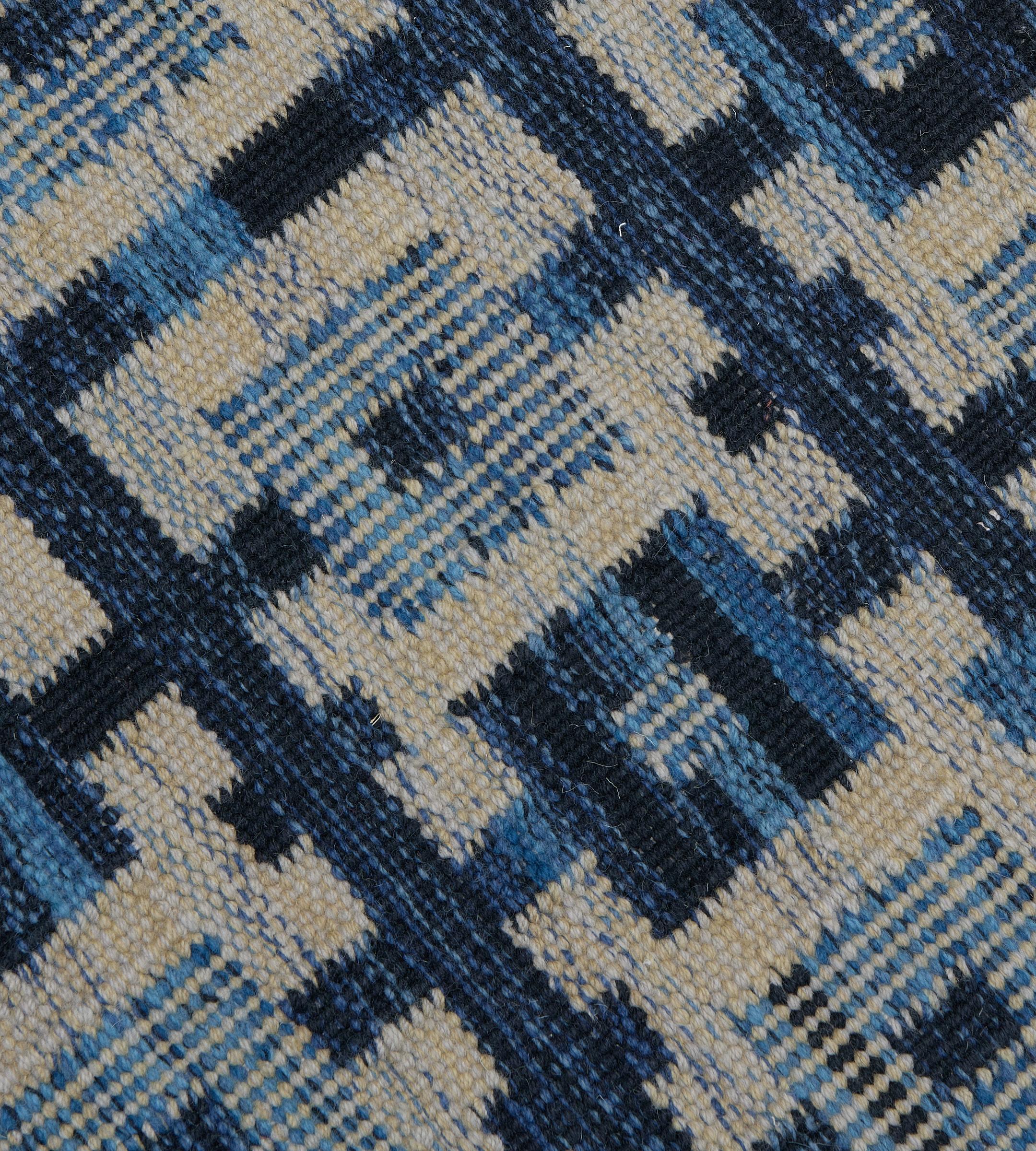 Schwedisch inspirierter blauer Flachgewebe-Wollteppich In-Stock, neu im Angebot 2
