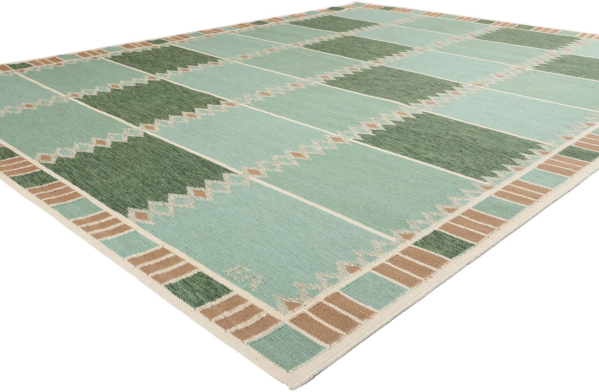 31114 Moderner skandinavischer grüner schwedisch inspirierter Kilim-Teppich, 09'05 x 11'11. Die in Indien hergestellten skandinavisch-modernen, schwedisch inspirierten Kelimteppiche verbinden nahtlos minimalistisches skandinavisches Design mit