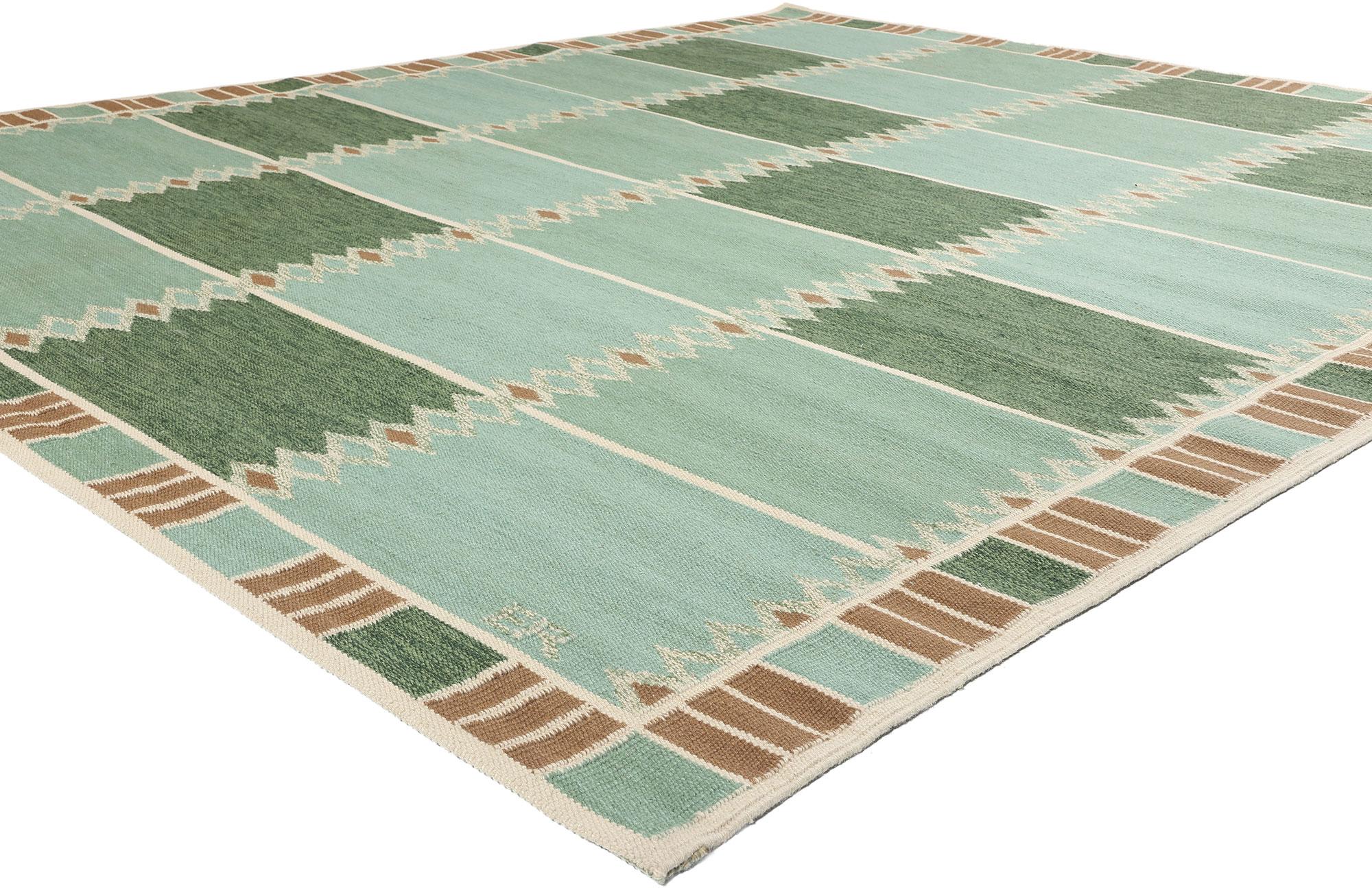 31115 Moderner skandinavischer grüner schwedisch inspirierter Kilim-Teppich, 10'03 x 11'11. Die in Indien hergestellten skandinavisch-modernen, schwedisch inspirierten Kelimteppiche verbinden nahtlos minimalistisches skandinavisches Design mit