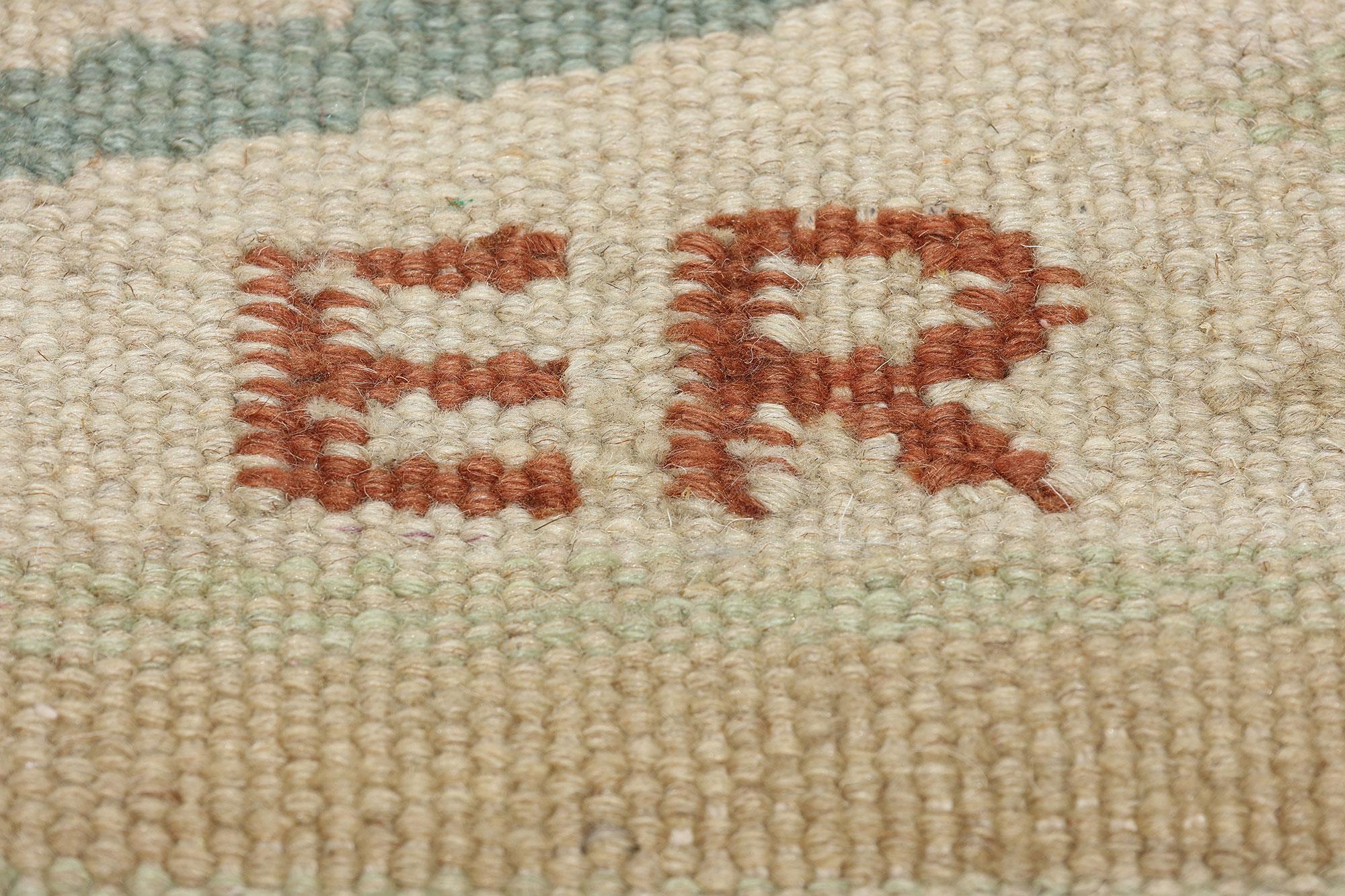 Schwedisch inspirierter Kelim-Teppich, skandinavisch-modernes Design auf Biophiles Design im Zustand „Neu“ im Angebot in Dallas, TX