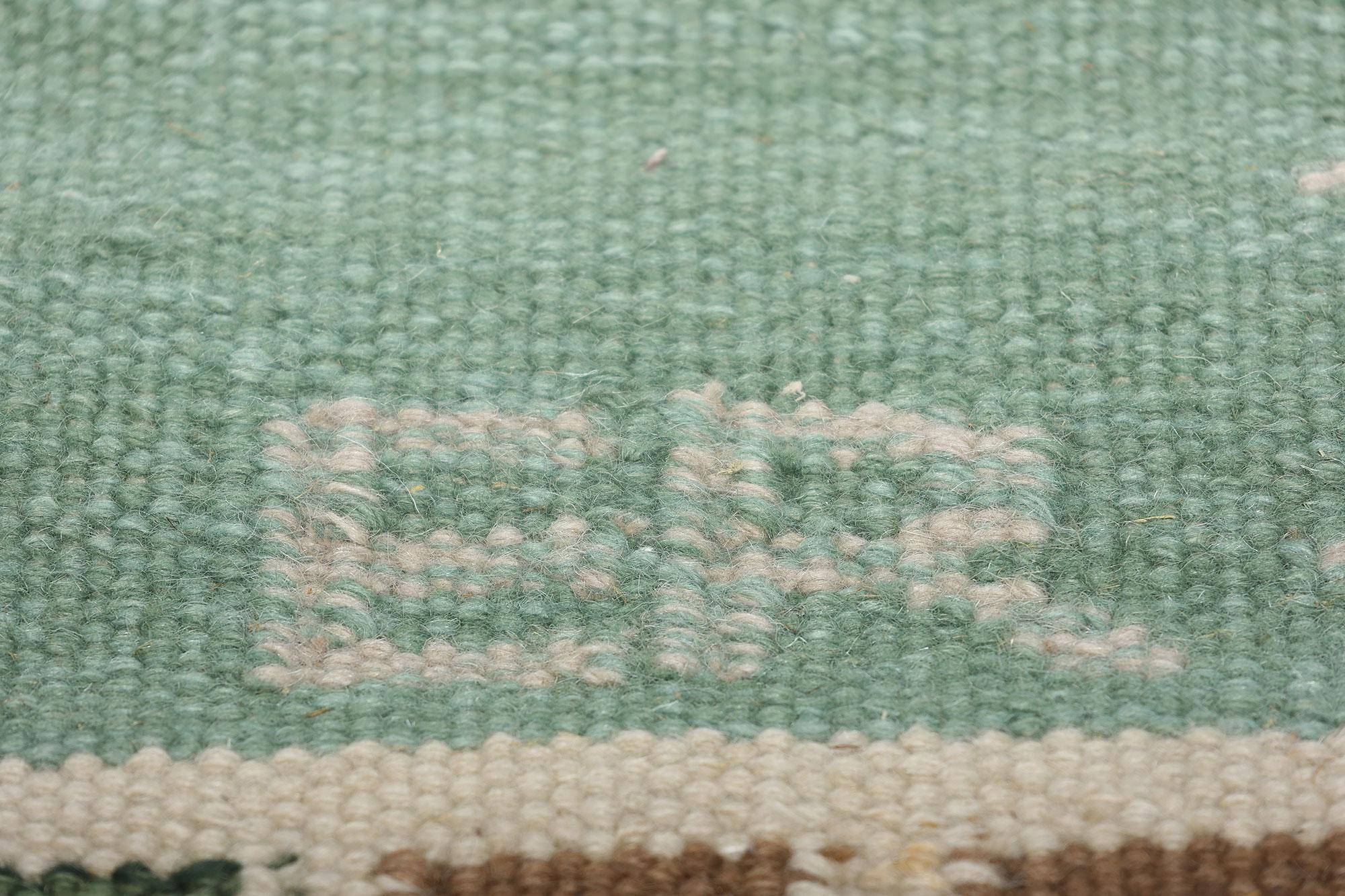 Schwedisch inspirierter Kelim-Teppich, skandinavisch-modernes Design auf Biophiles Design im Zustand „Neu“ im Angebot in Dallas, TX