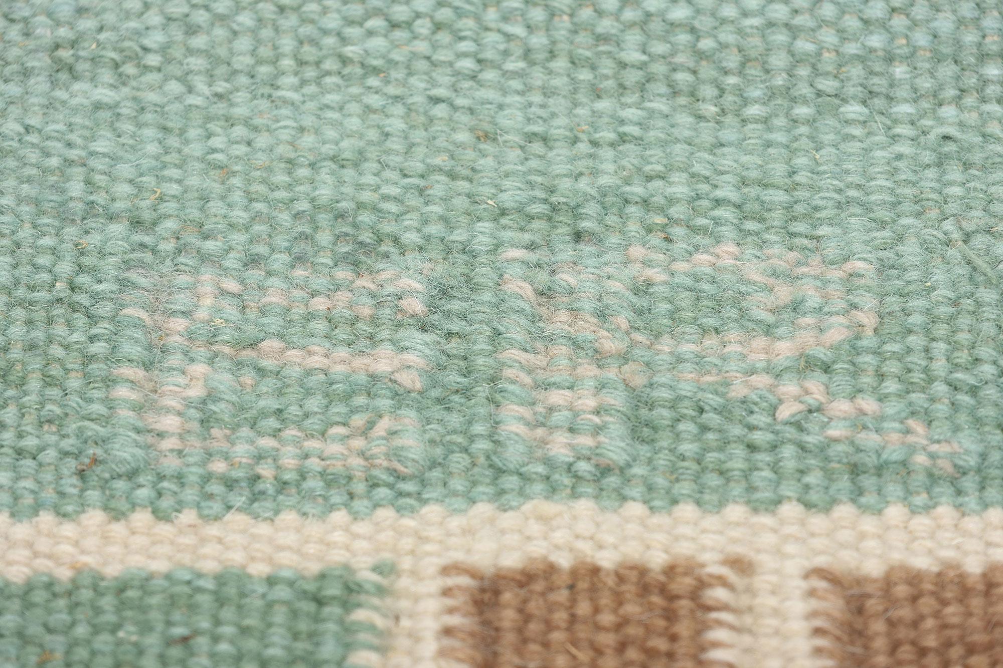 Alfombra Kilim de inspiración sueca, la modernidad escandinava se une al diseño biofílico en Nuevo estado para la venta en Dallas, TX