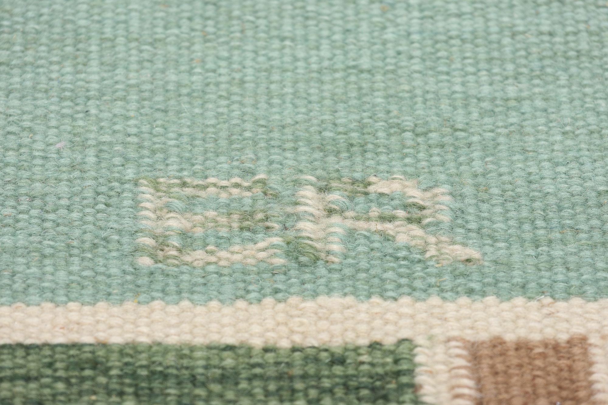 Tapis Kilim d'inspiration suédoise, le design moderne scandinave rencontre le design biophilique Neuf - En vente à Dallas, TX