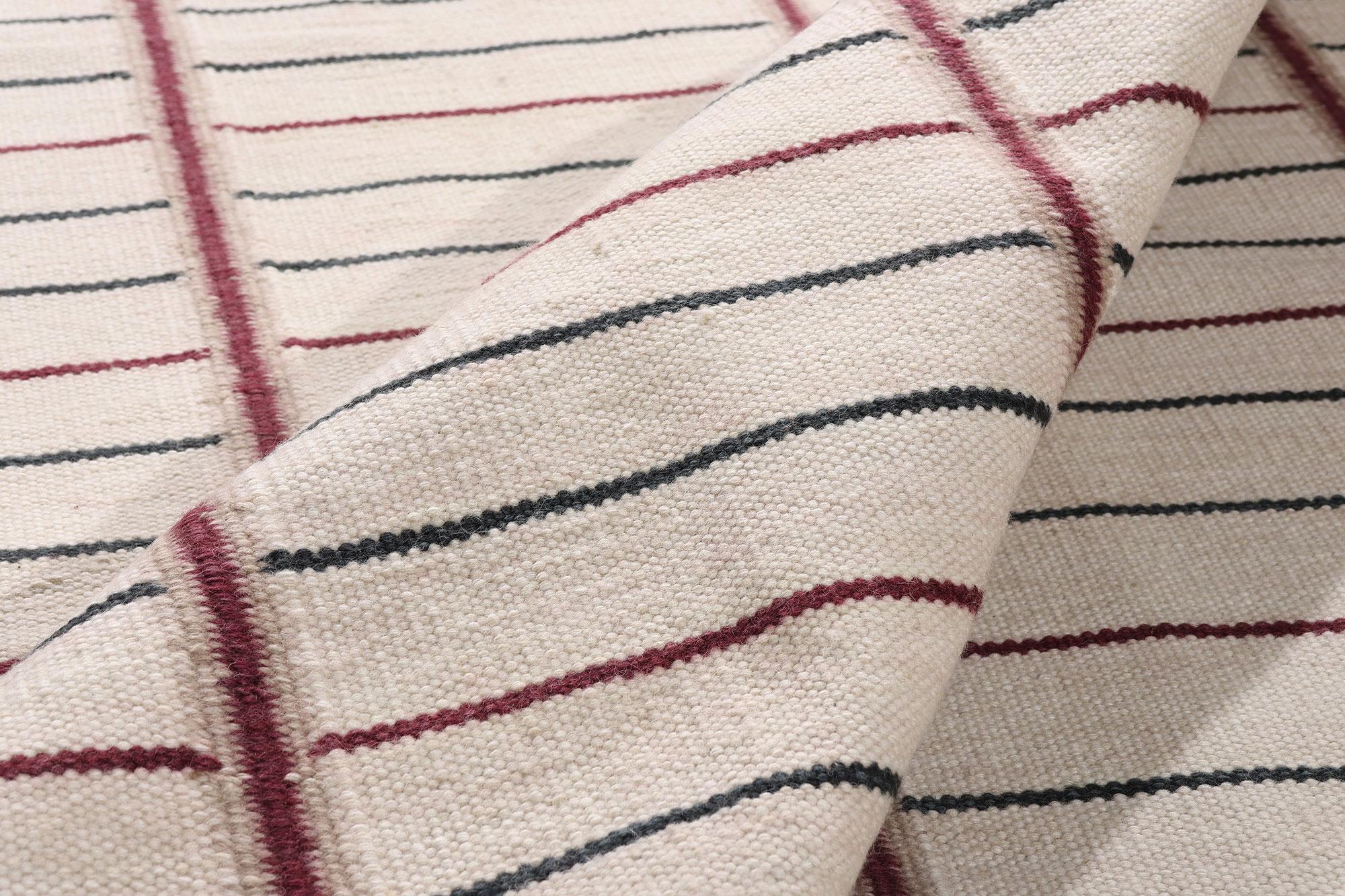 Rug & Kilim di ispirazione svedese, la modernità scandinava incontra il minimalismo cubista in vendita 2