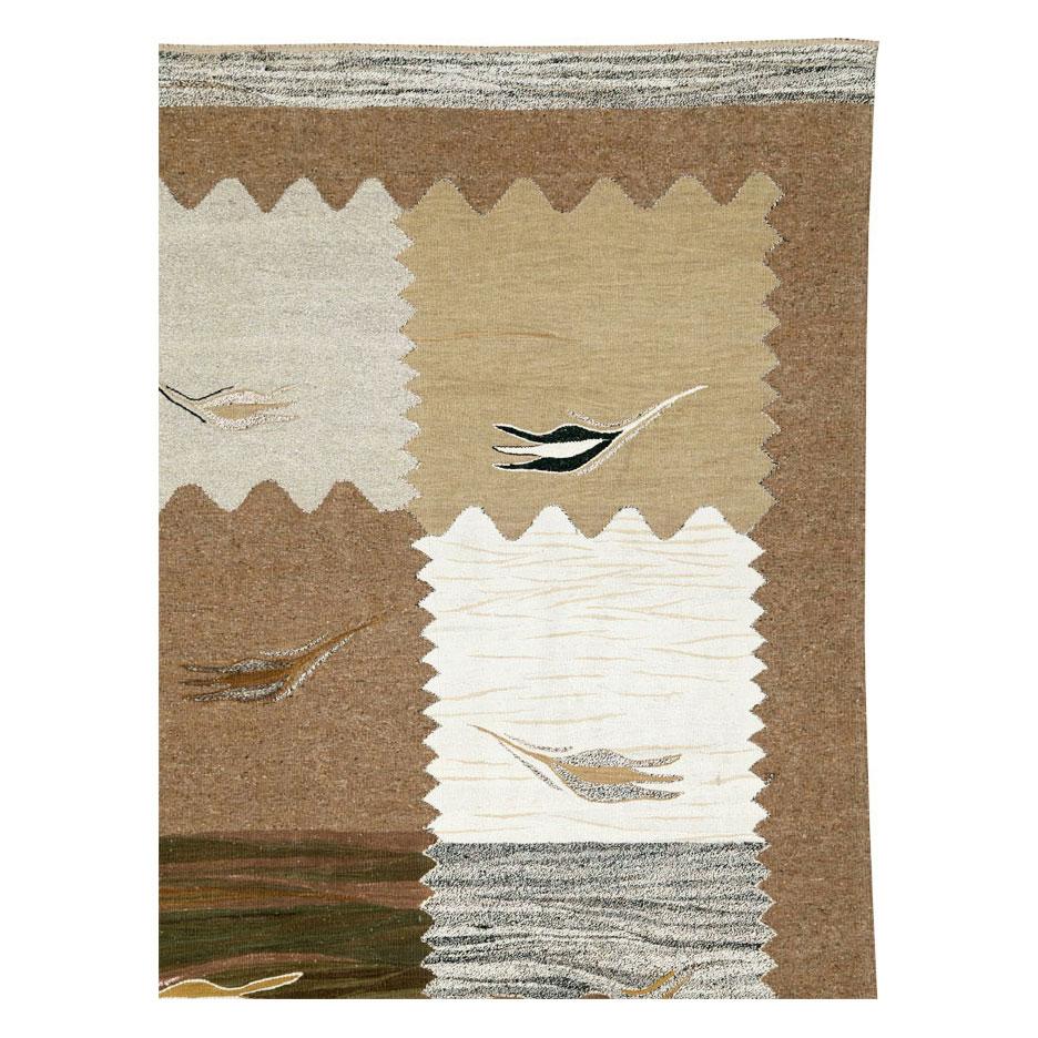 Schwedisch inspirierter moderner handgefertigter türkischer Flachgewebe-Kelim-Teppich in Zimmergröße (Skandinavische Moderne) im Angebot