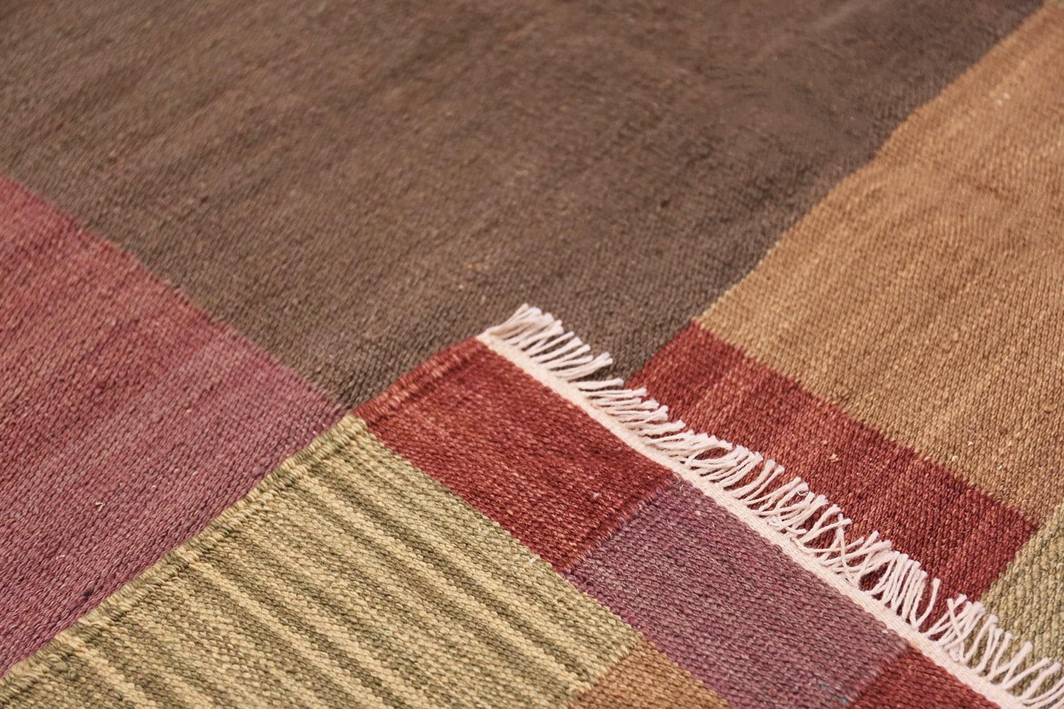 Contemporary Swedish Inspired Modern Kilim Rug. Size: 7 ft x 9 ft 2 in (2.13 m x 2.79 m)