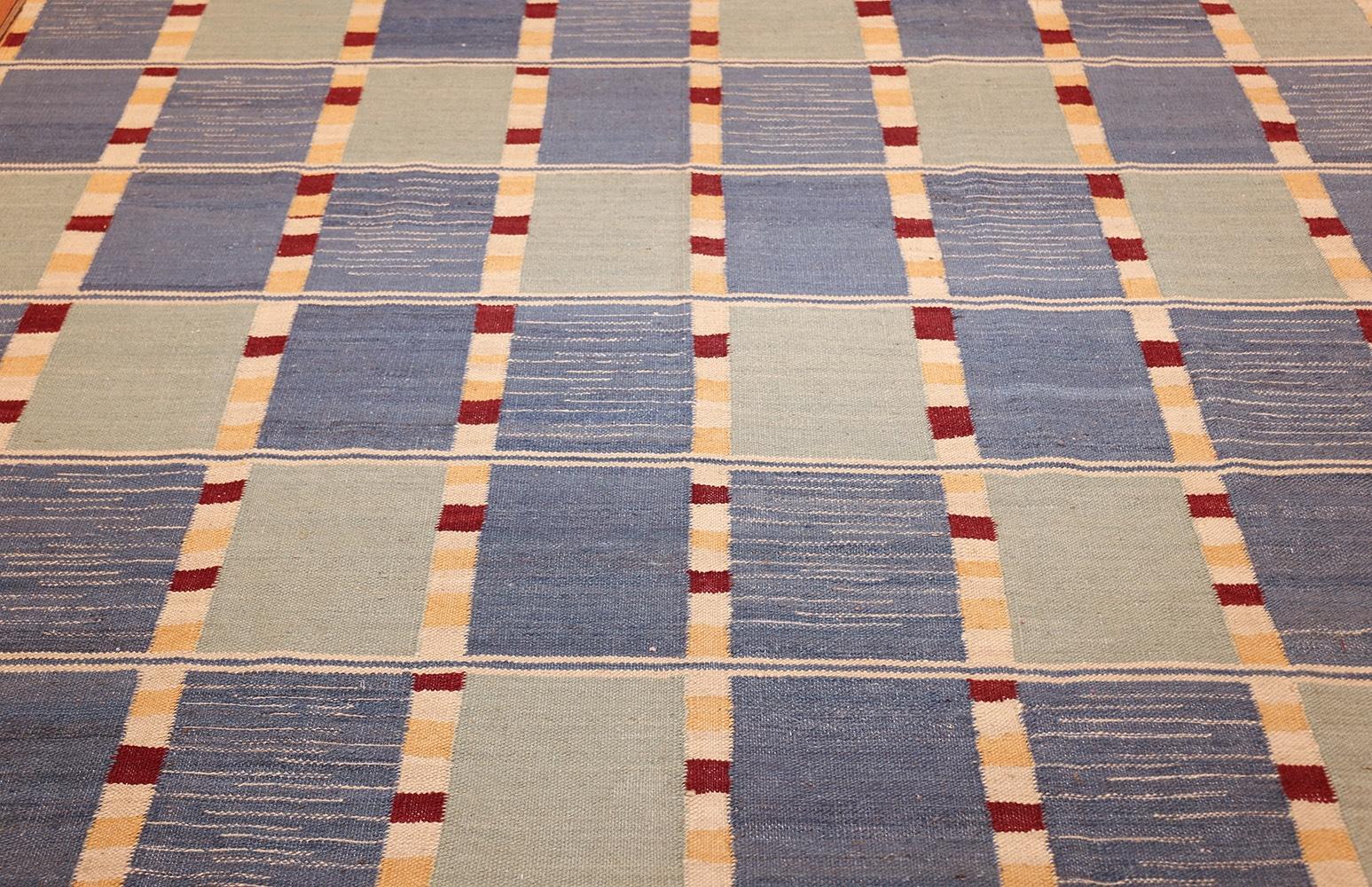 Modern Swedish Inspired Kilim Carpet, Country of Origin: India, Circa Date: 21st Century. Size: 7 ft x 10 ft (2.13 m x 3.05 m)

