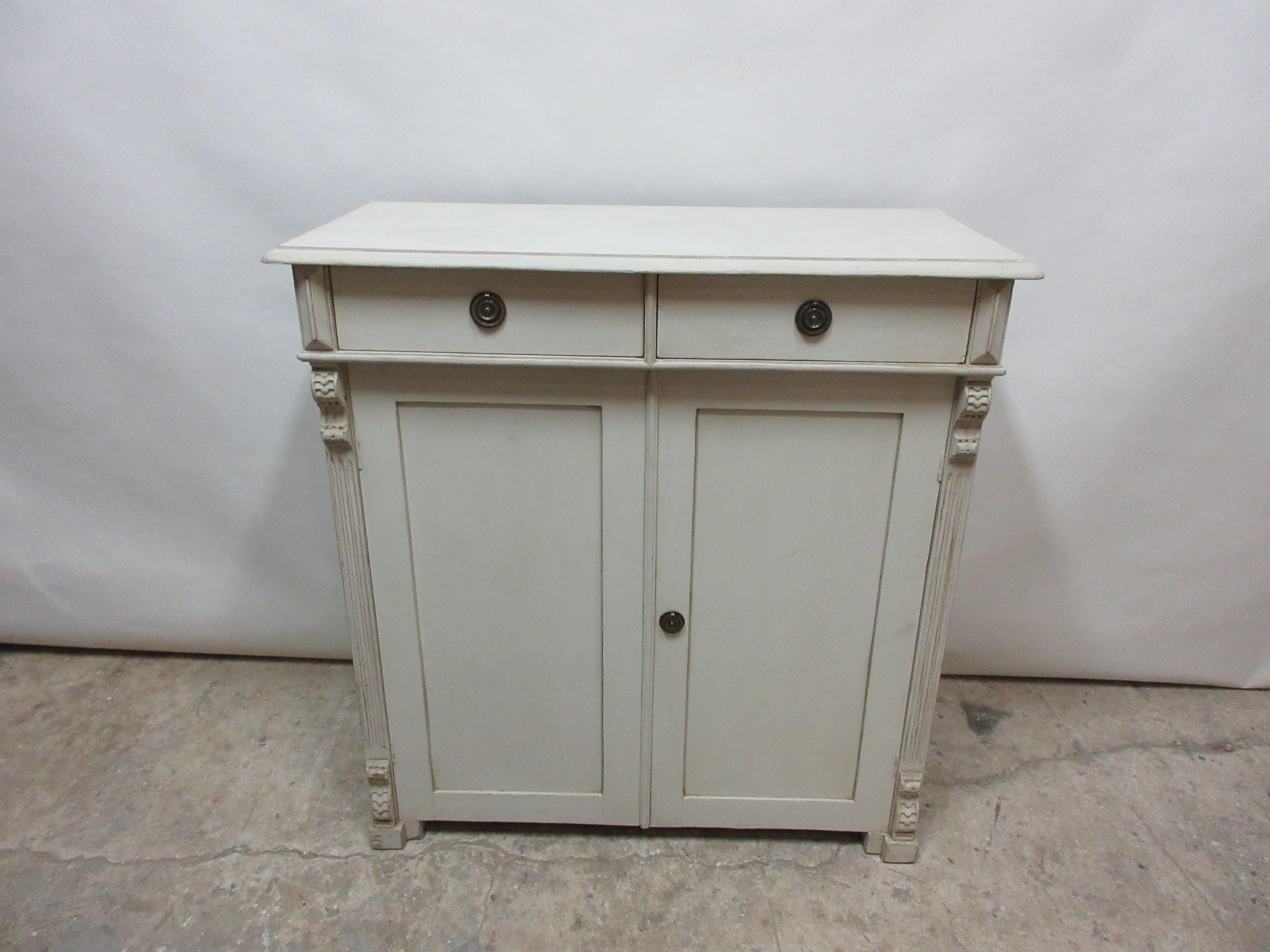 This is a Swedish jelly cupboard, it’s been restored and repainted with milk paints 