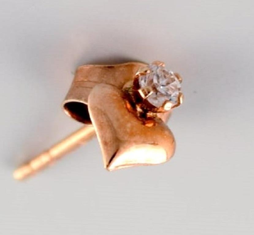 Modern Swedish Jeweler, a Pair of Classic Ear Studs in 18 Carat Gold, Mid-20th C For Sale