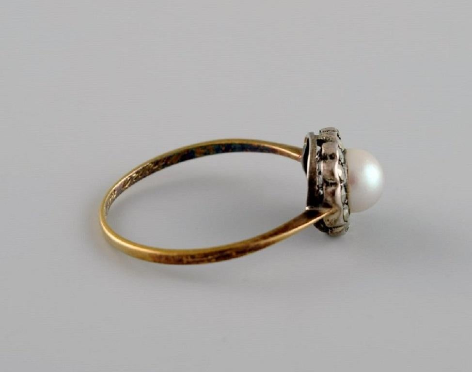 Bead Swedish Jeweler, Vintage Art Deco Ring in 18-Carat Gold with Cultured Pearl For Sale