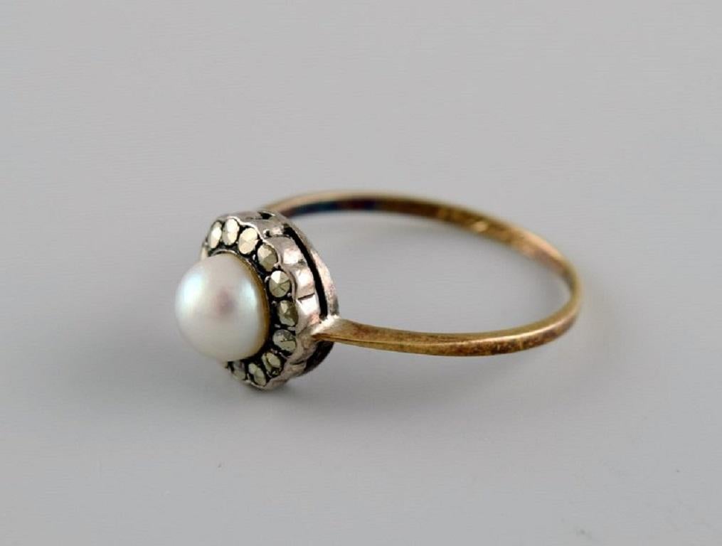 Swedish Jeweler, Vintage Art Deco Ring in 18-Carat Gold with Cultured Pearl For Sale 1
