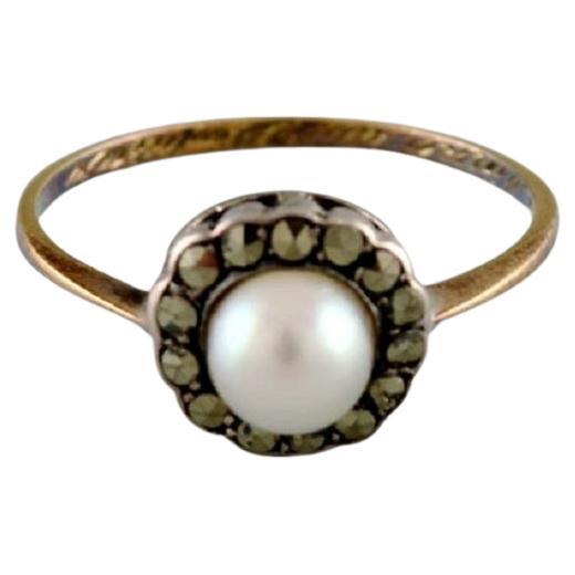 Swedish Jeweler, Vintage Art Deco Ring in 18-Carat Gold with Cultured Pearl For Sale