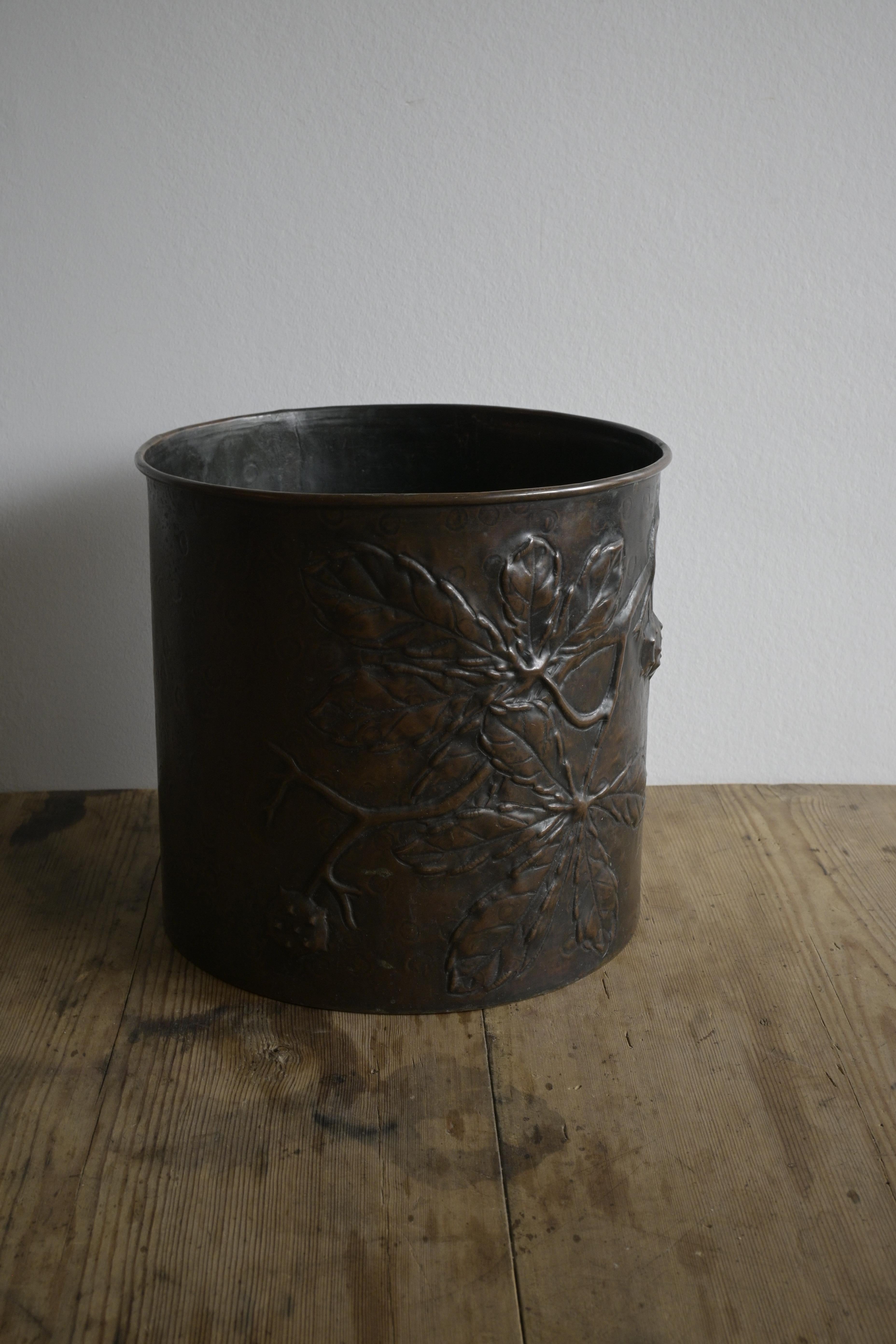 Svedese Botte di rame Jugend svedese Swedish Metal Art Ltd, 1905 ca. in vendita