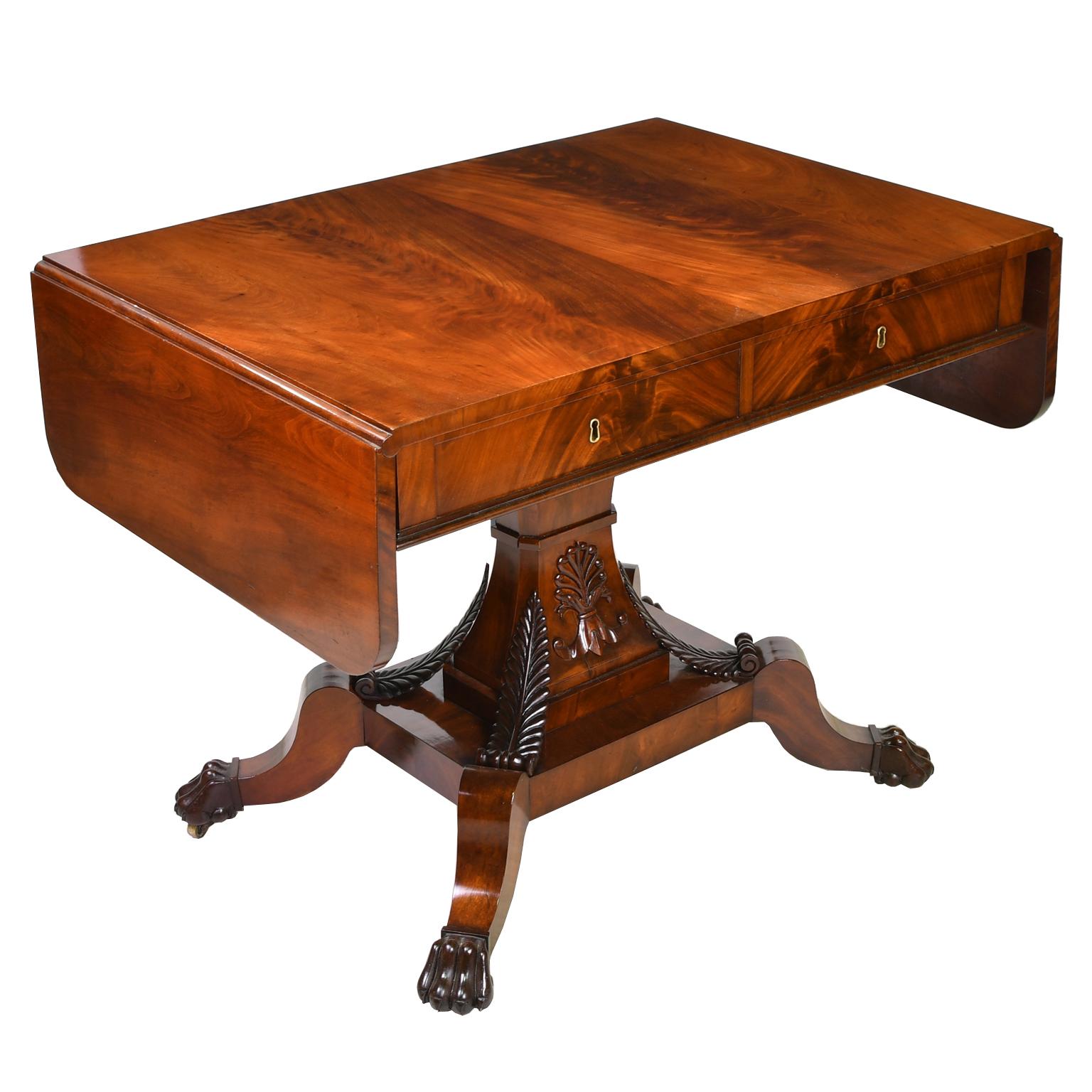 XIXe siècle  Table ou bureau suédois Karl Johan Salon/Sofa en acajou des Antilles, vers 1825 en vente
